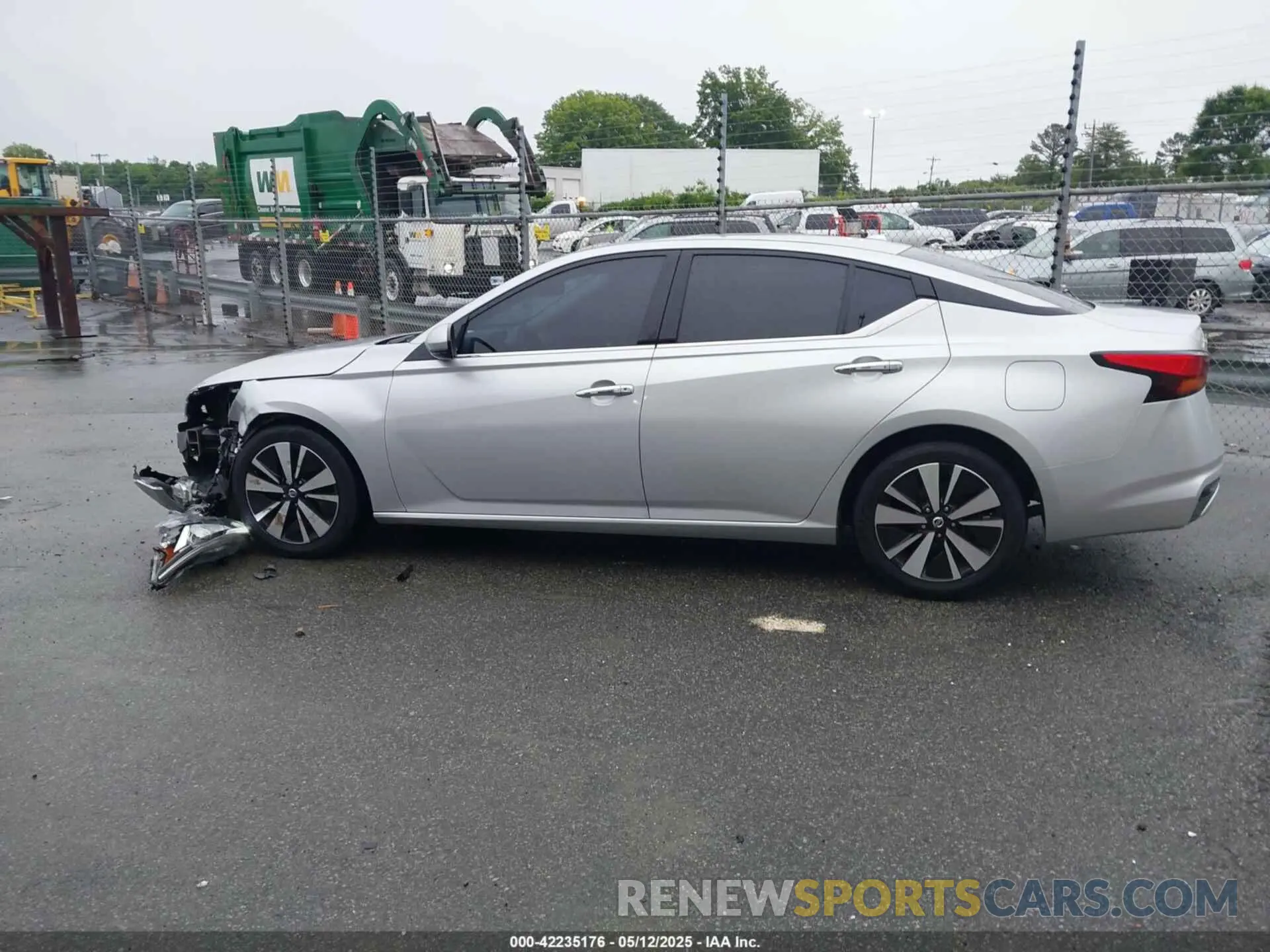 14 Photograph of a damaged car 1N4BL4EV3KC246575 NISSAN ALTIMA 2019