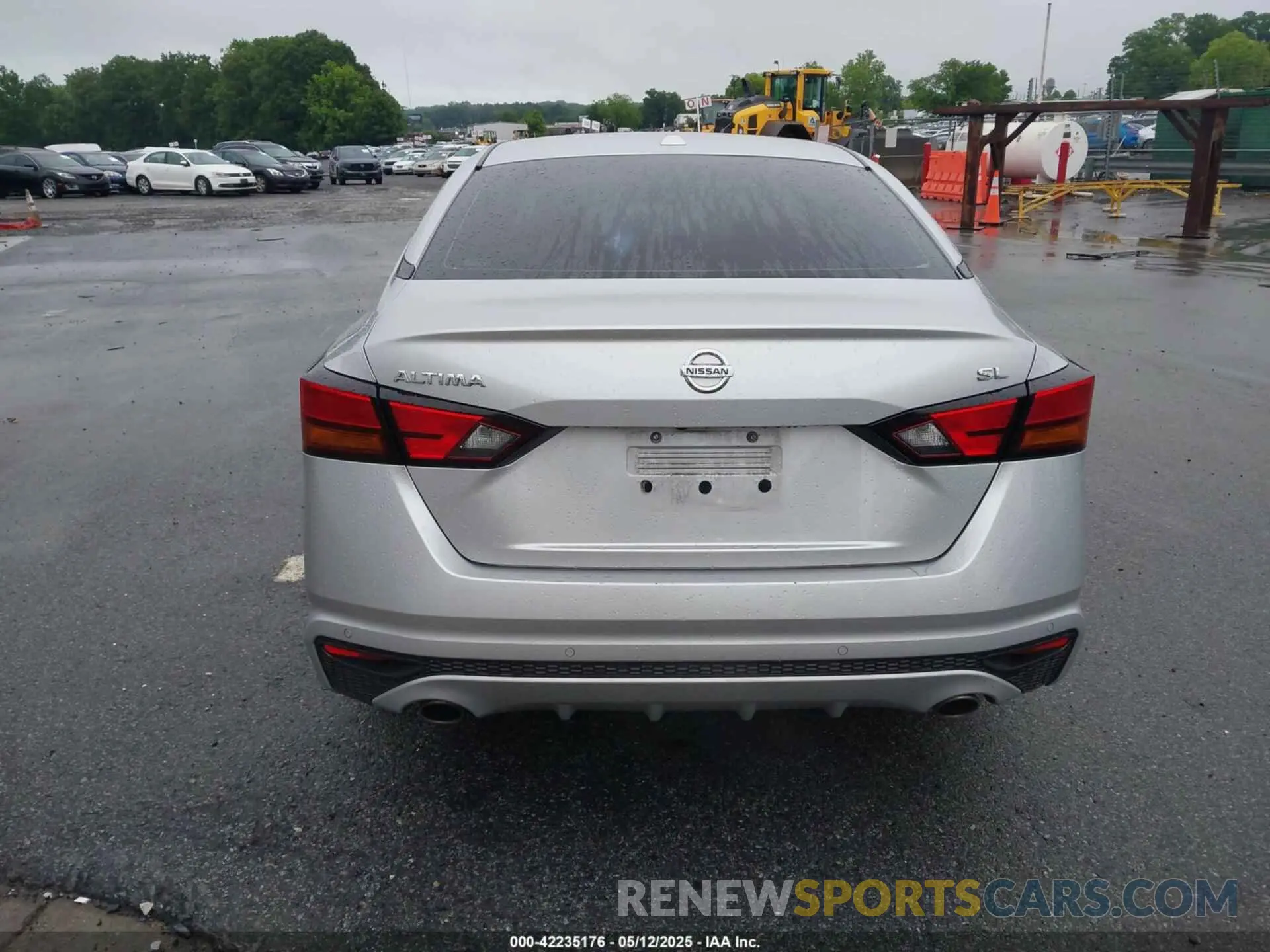 16 Photograph of a damaged car 1N4BL4EV3KC246575 NISSAN ALTIMA 2019