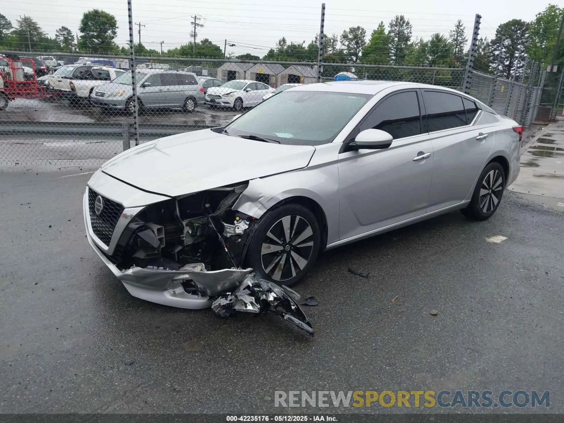 2 Photograph of a damaged car 1N4BL4EV3KC246575 NISSAN ALTIMA 2019