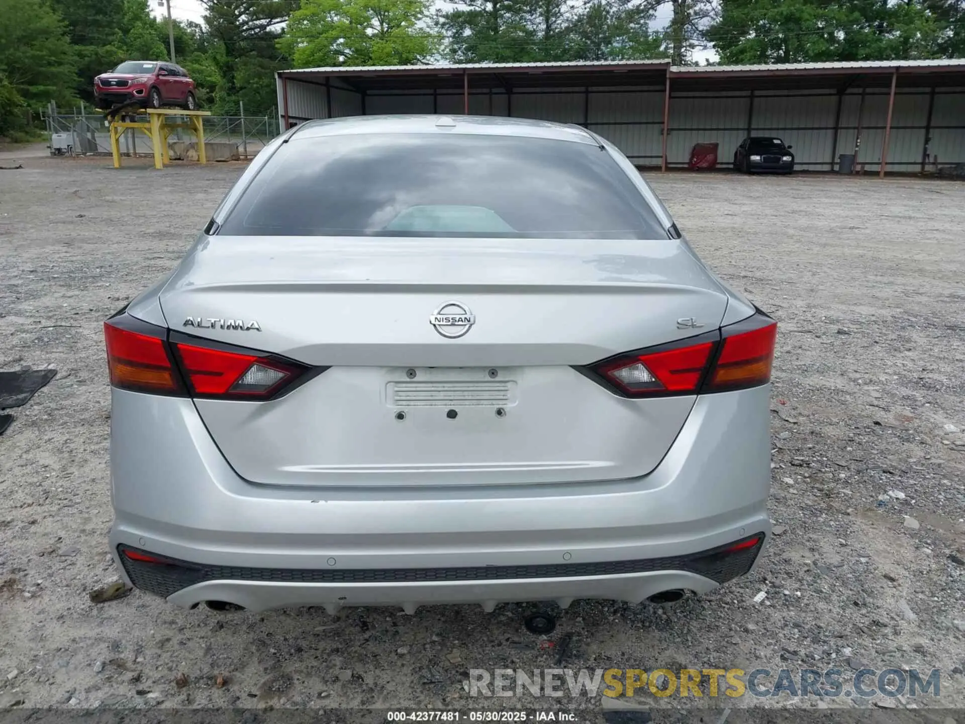 15 Photograph of a damaged car 1N4BL4EV3KC248620 NISSAN ALTIMA 2019