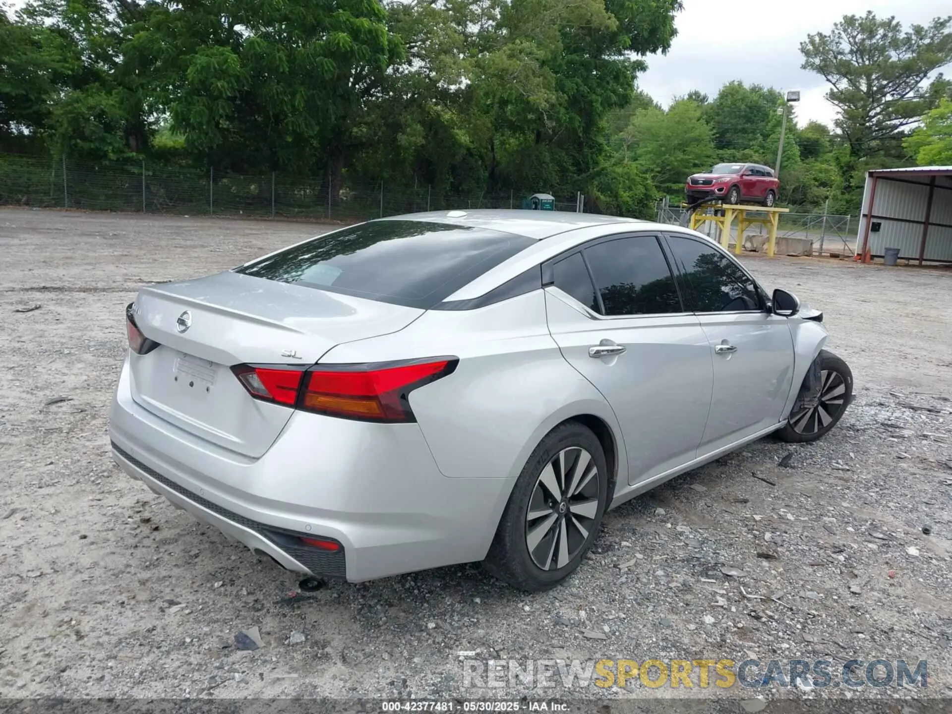 4 Photograph of a damaged car 1N4BL4EV3KC248620 NISSAN ALTIMA 2019