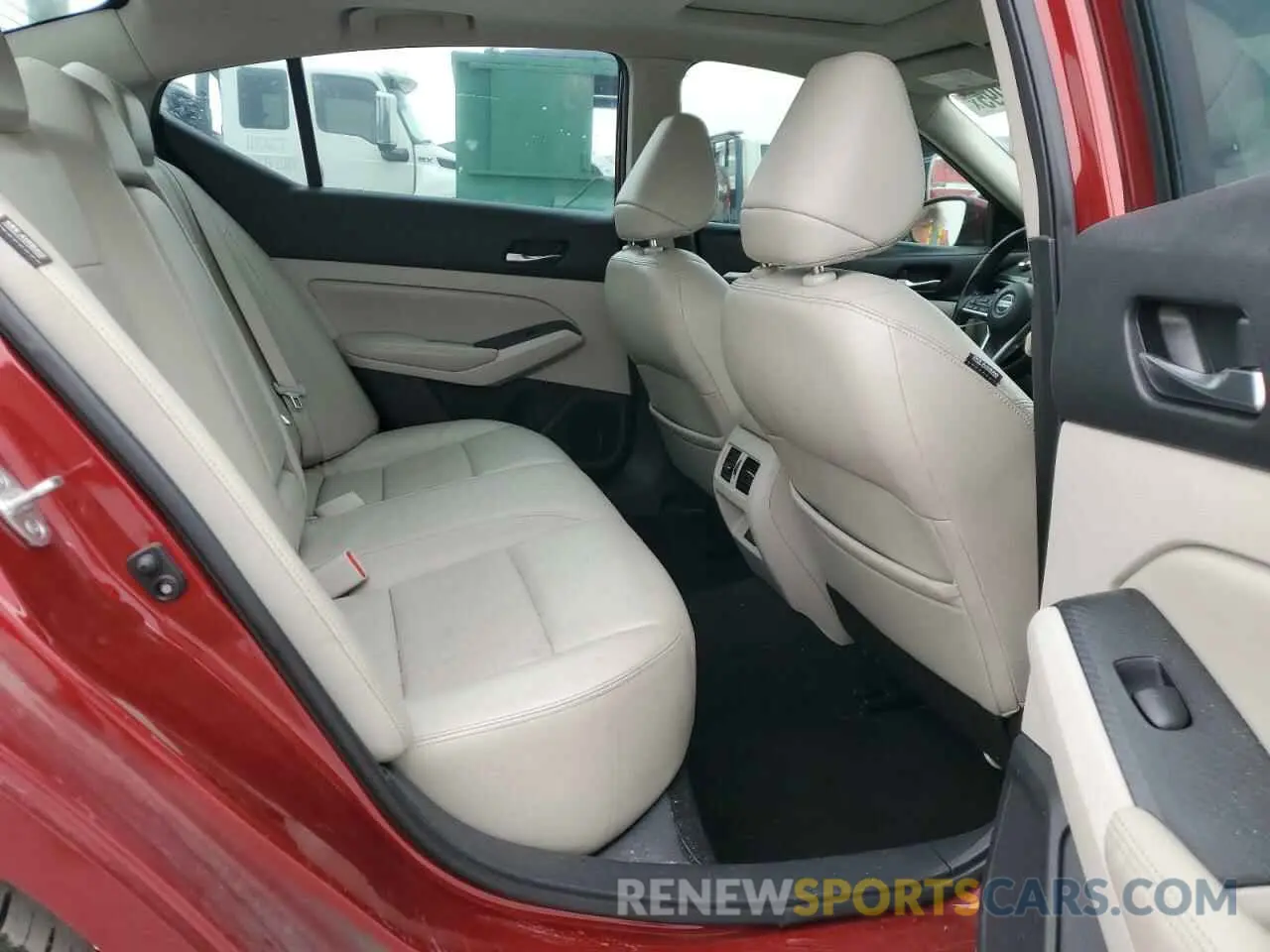 10 Photograph of a damaged car 1N4BL4EV4KC106633 NISSAN ALTIMA 2019