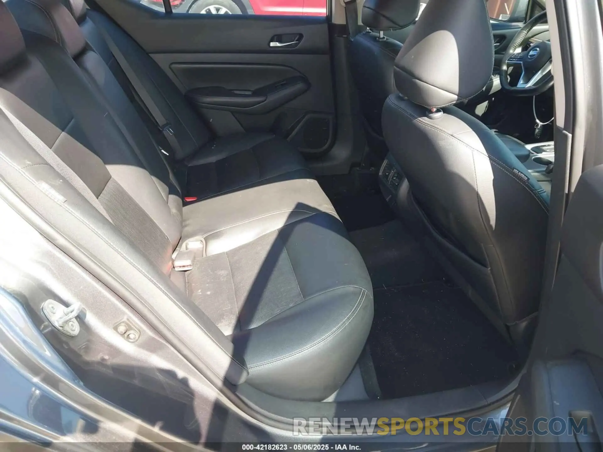 8 Photograph of a damaged car 1N4BL4EV4KC189223 NISSAN ALTIMA 2019