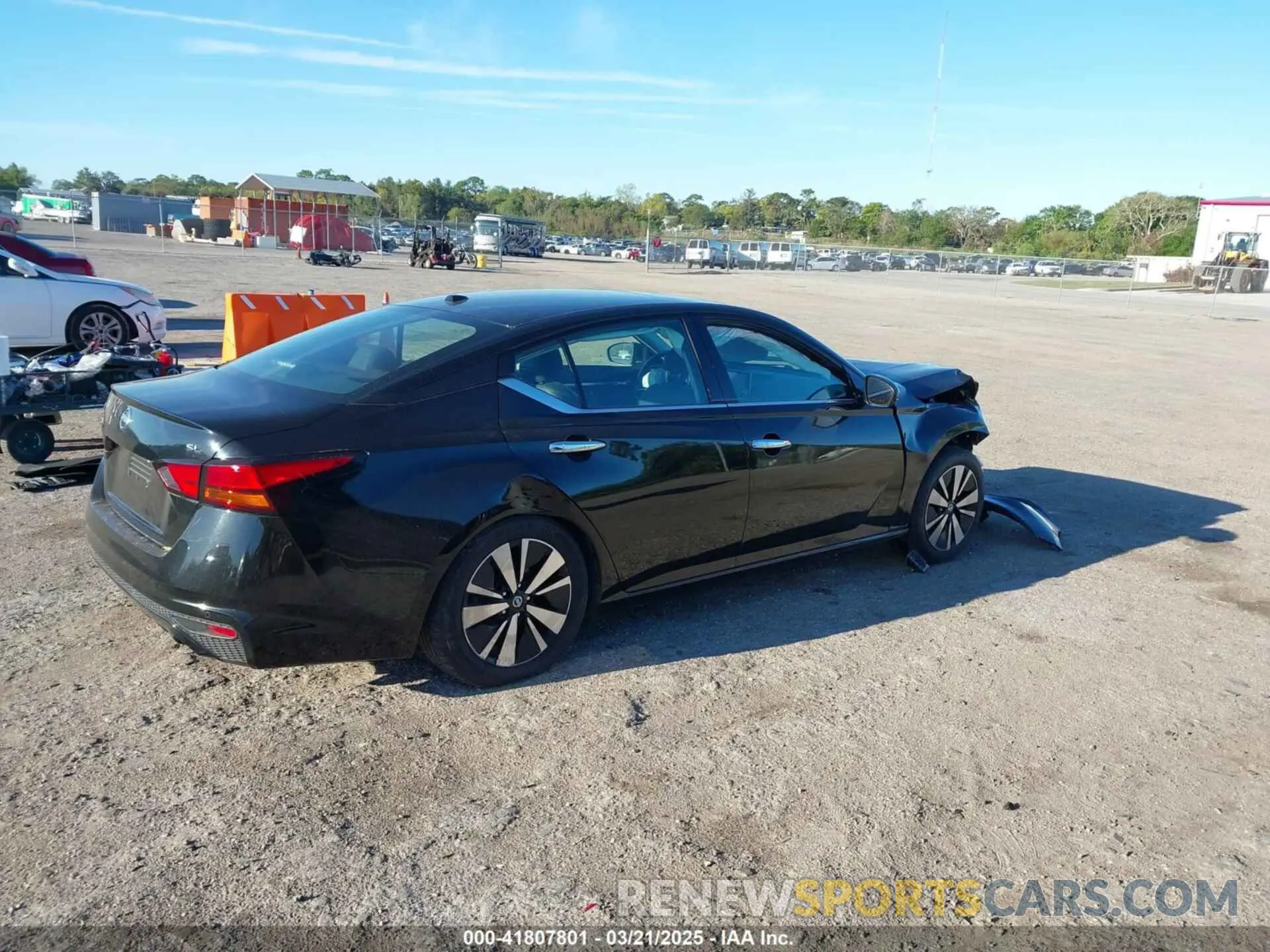 14 Photograph of a damaged car 1N4BL4EV4KC207767 NISSAN ALTIMA 2019