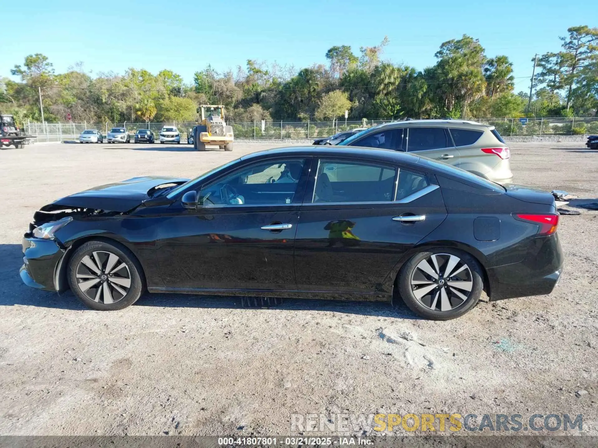 15 Photograph of a damaged car 1N4BL4EV4KC207767 NISSAN ALTIMA 2019