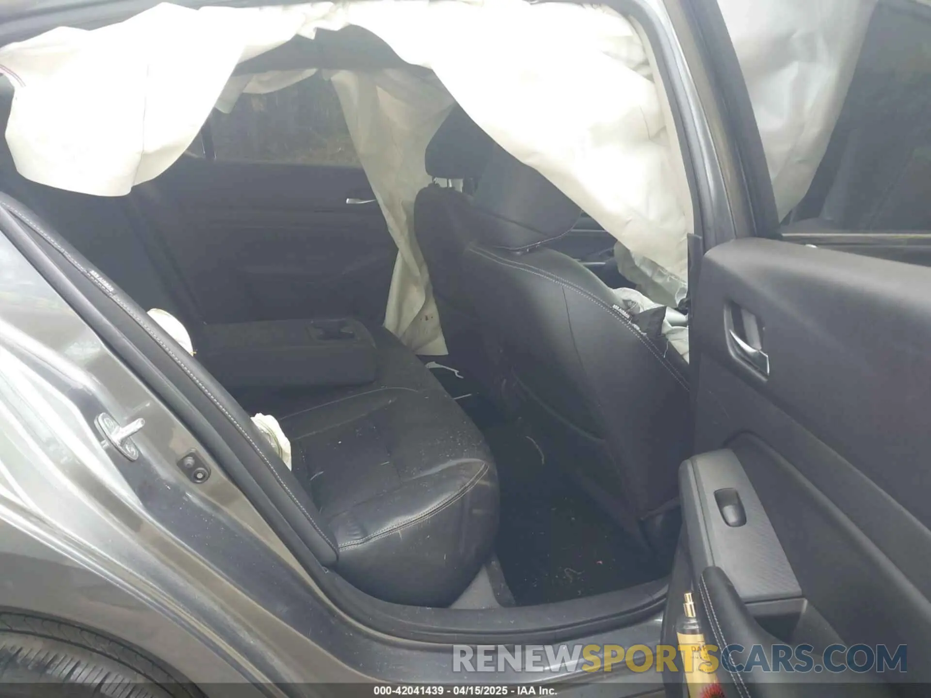 8 Photograph of a damaged car 1N4BL4EV4KC256015 NISSAN ALTIMA 2019