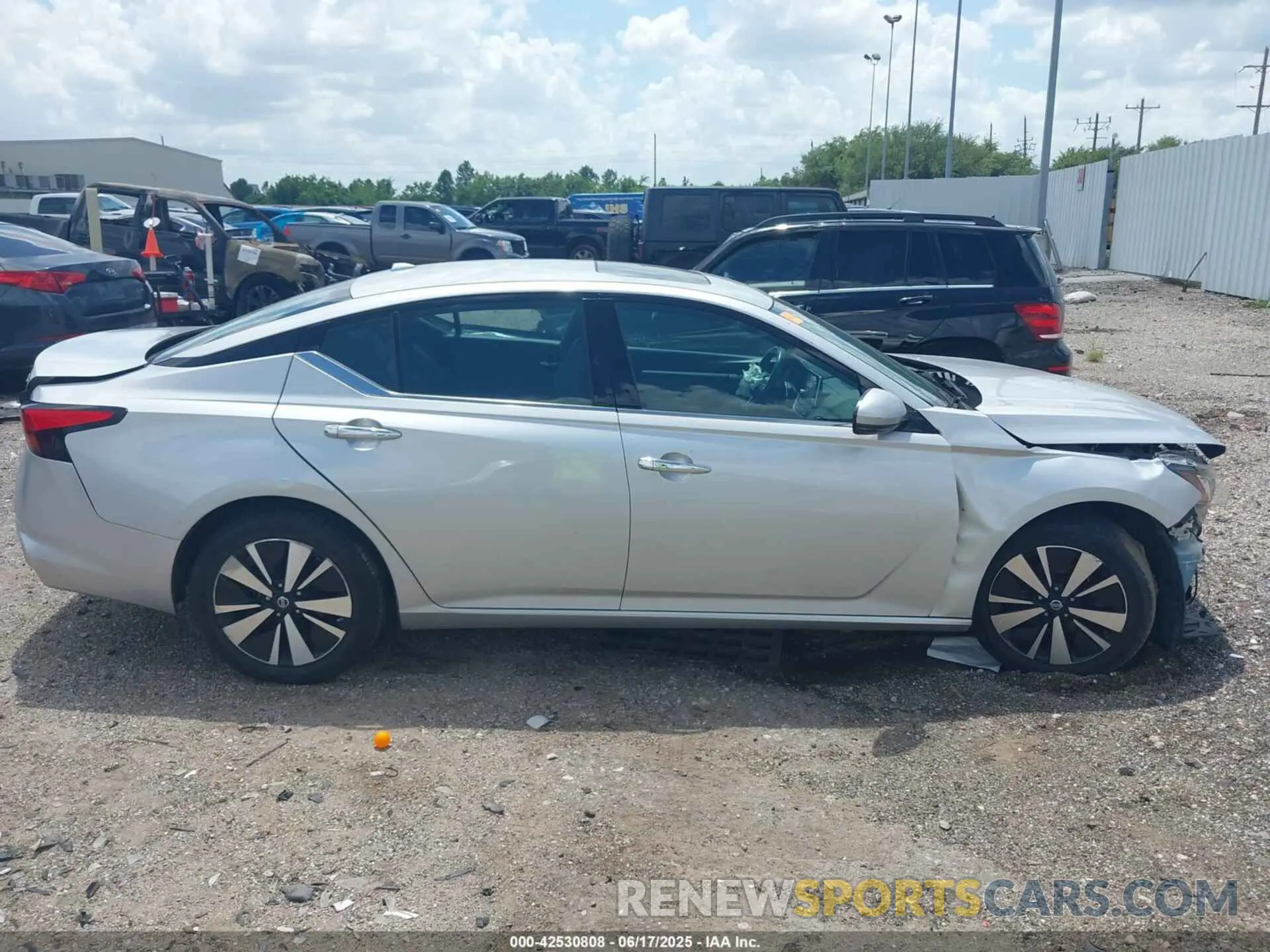 14 Photograph of a damaged car 1N4BL4EV4KC256855 NISSAN ALTIMA 2019