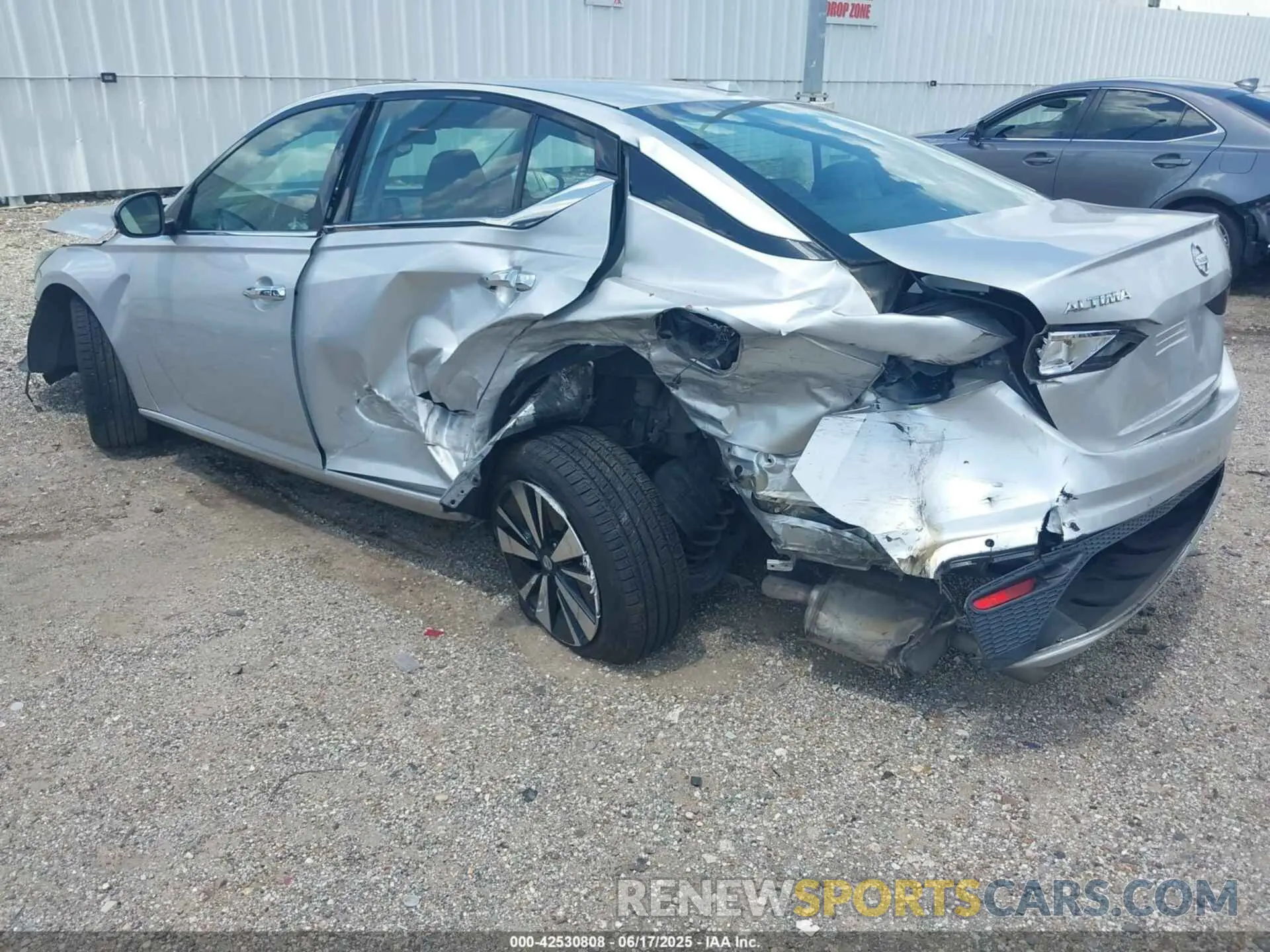 3 Photograph of a damaged car 1N4BL4EV4KC256855 NISSAN ALTIMA 2019