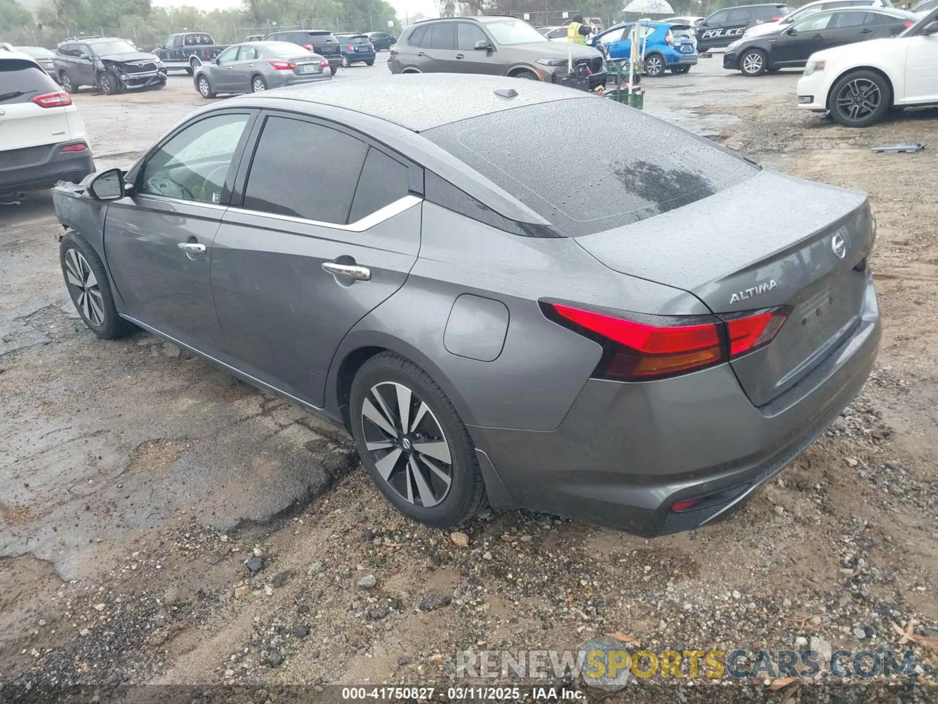3 Photograph of a damaged car 1N4BL4EV5KC100548 NISSAN ALTIMA 2019