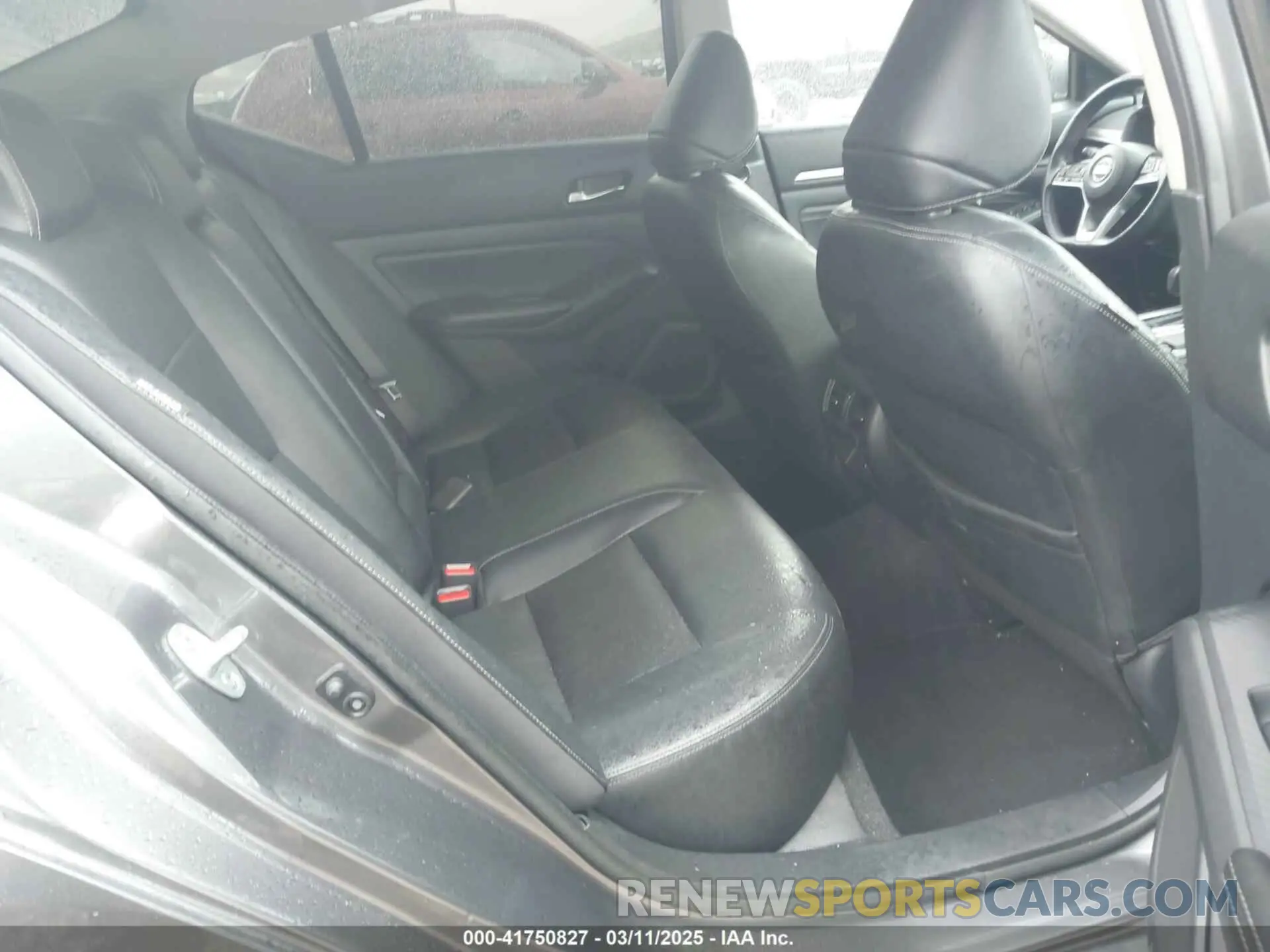 8 Photograph of a damaged car 1N4BL4EV5KC100548 NISSAN ALTIMA 2019