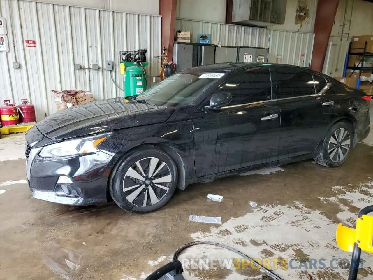 1 Photograph of a damaged car 1N4BL4EV5KC119634 NISSAN ALTIMA 2019