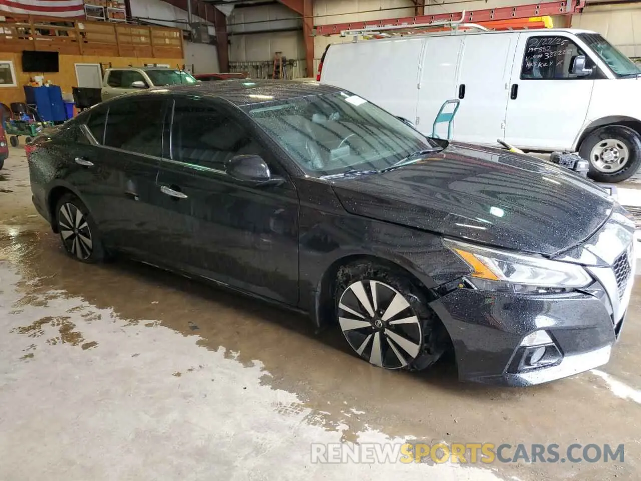 4 Photograph of a damaged car 1N4BL4EV5KC119634 NISSAN ALTIMA 2019