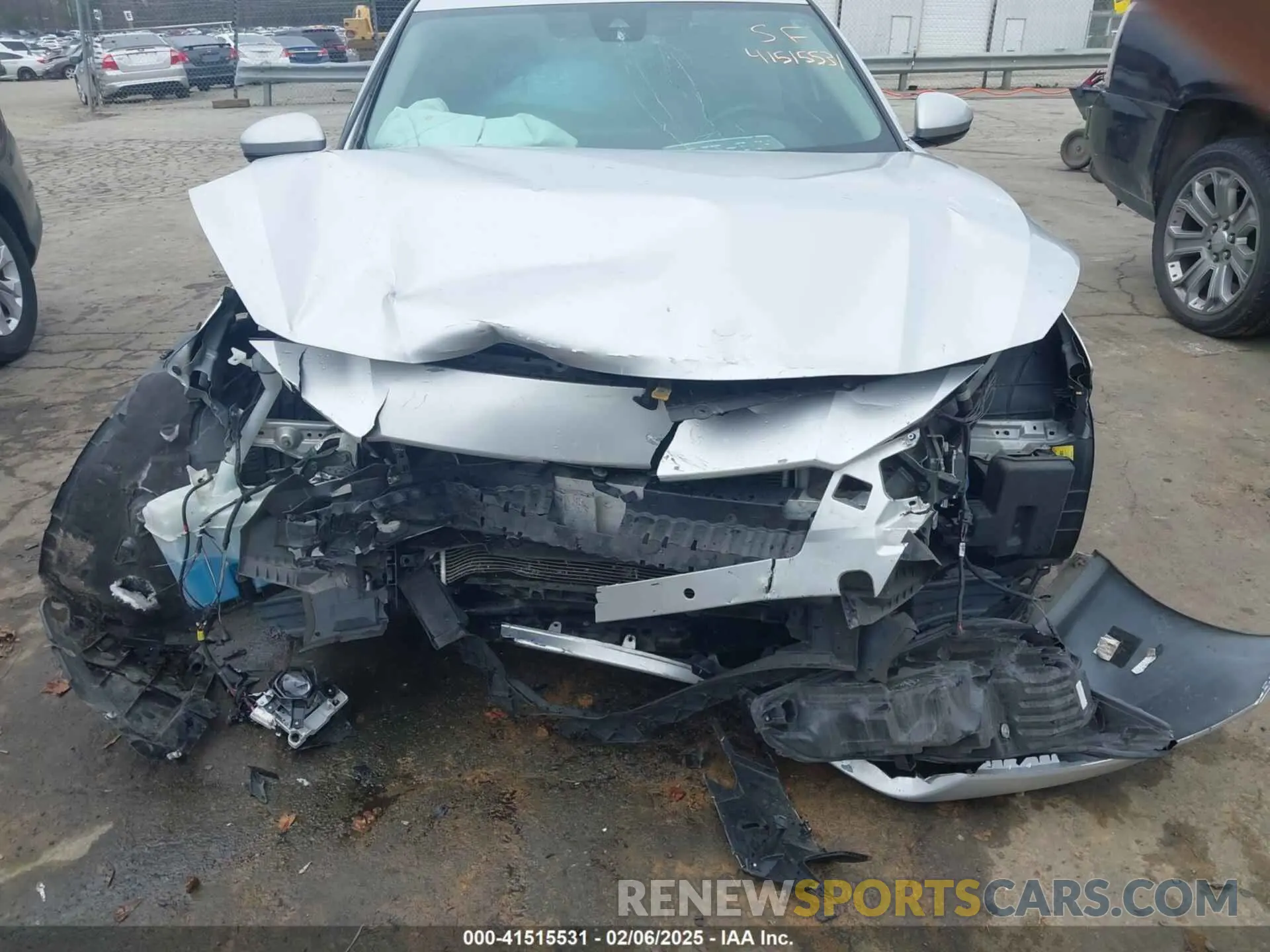 17 Photograph of a damaged car 1N4BL4EV5KC156392 NISSAN ALTIMA 2019