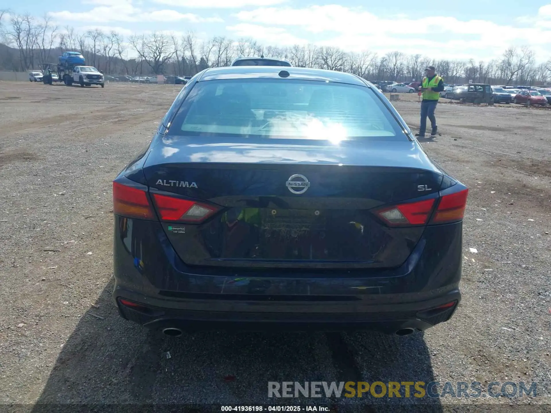 17 Photograph of a damaged car 1N4BL4EV5KC203971 NISSAN ALTIMA 2019