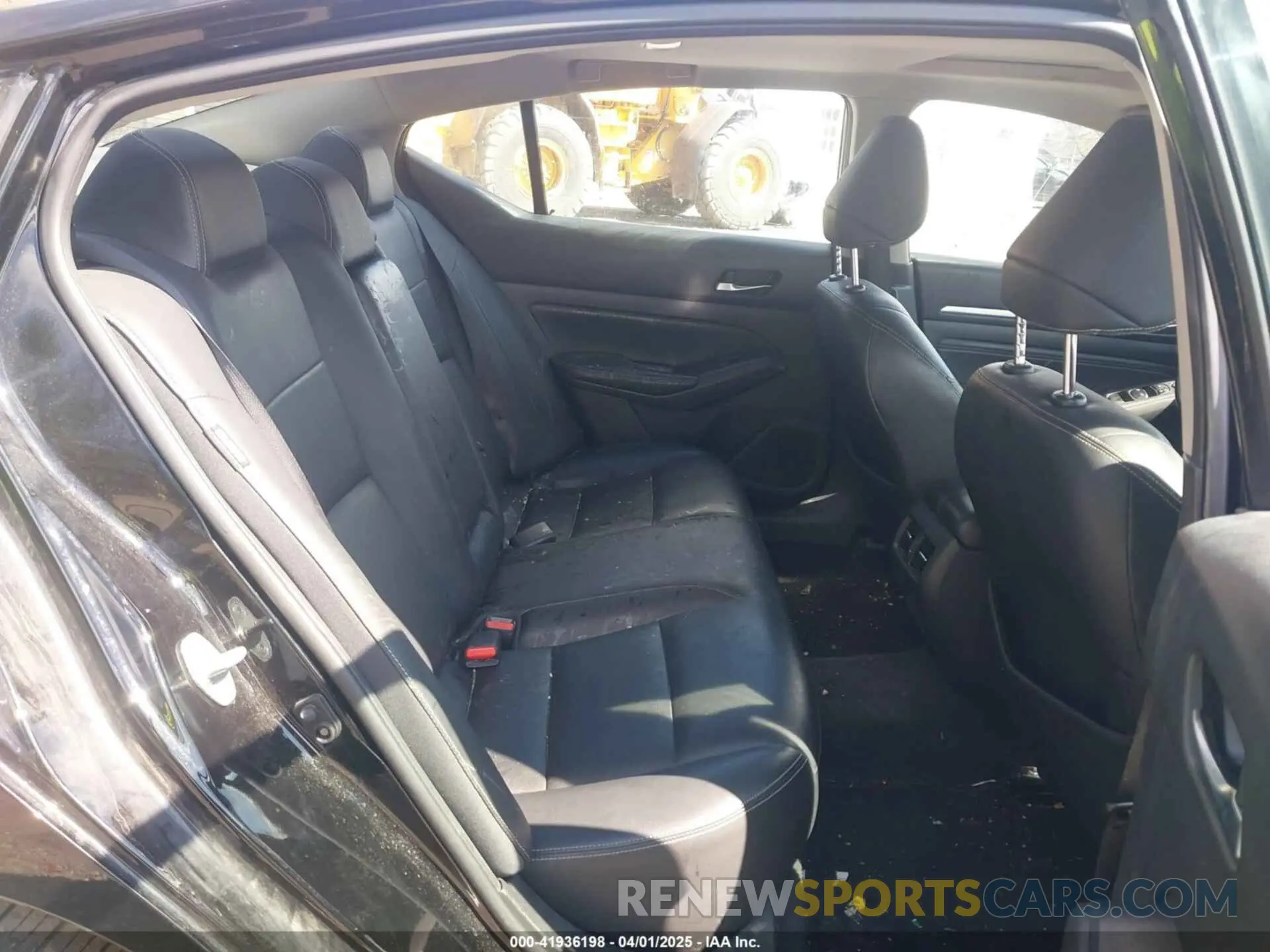 8 Photograph of a damaged car 1N4BL4EV5KC203971 NISSAN ALTIMA 2019