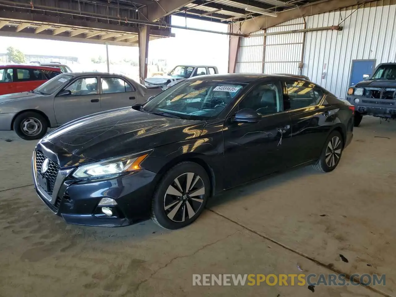 1 Photograph of a damaged car 1N4BL4EV5KC205588 NISSAN ALTIMA 2019