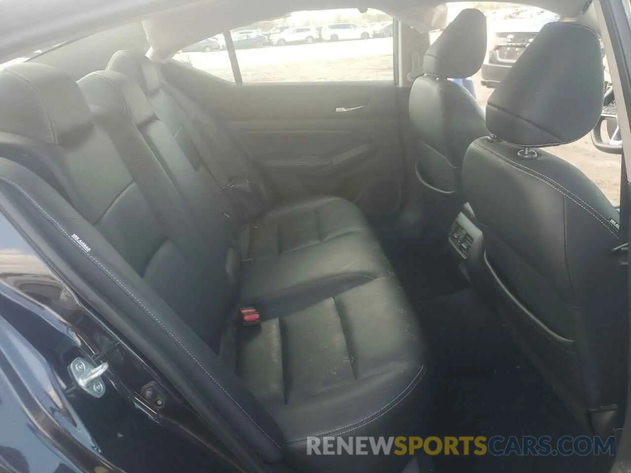 11 Photograph of a damaged car 1N4BL4EV5KC222455 NISSAN ALTIMA 2019
