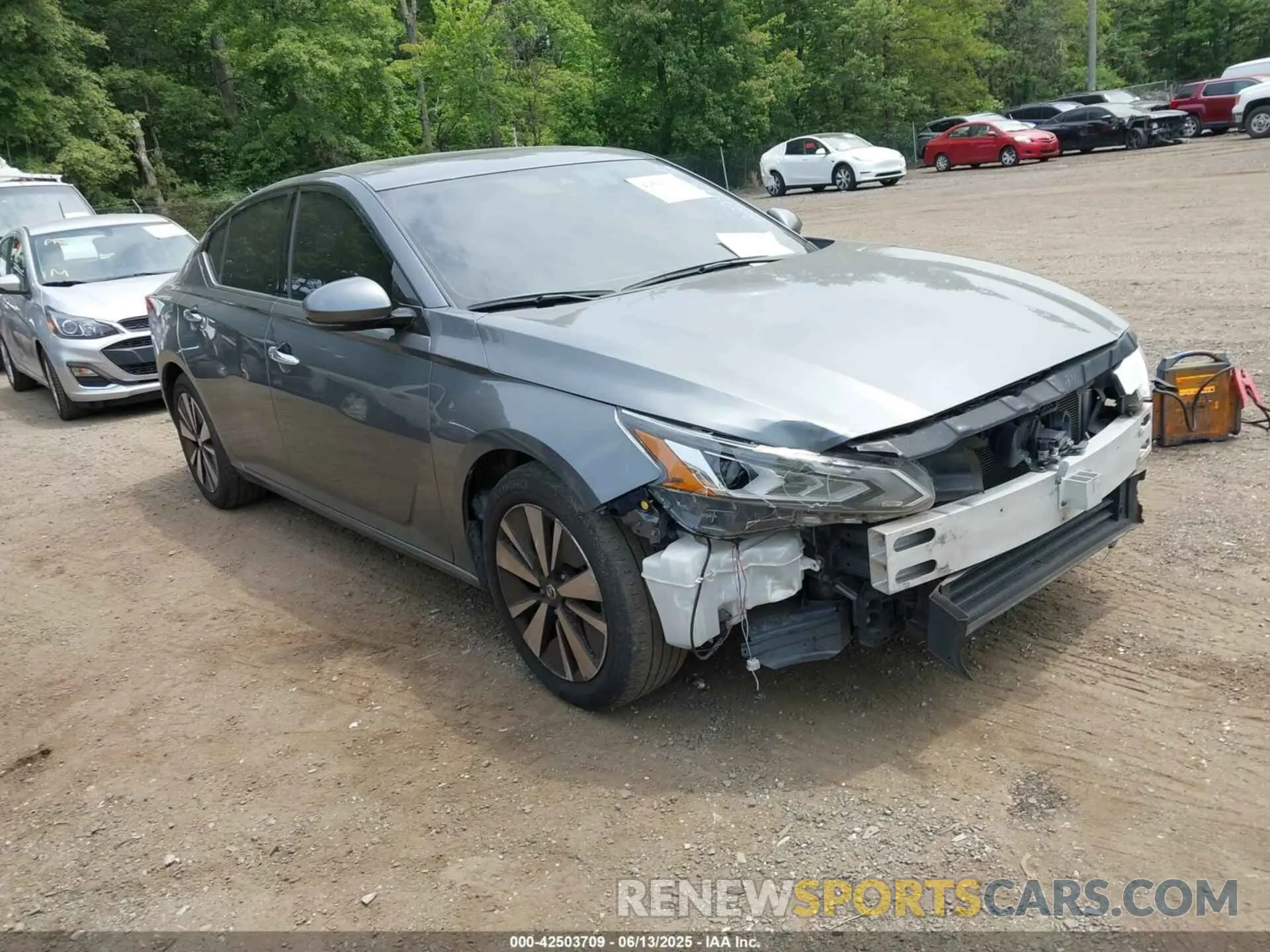 1 Photograph of a damaged car 1N4BL4EV5KC229485 NISSAN ALTIMA 2019