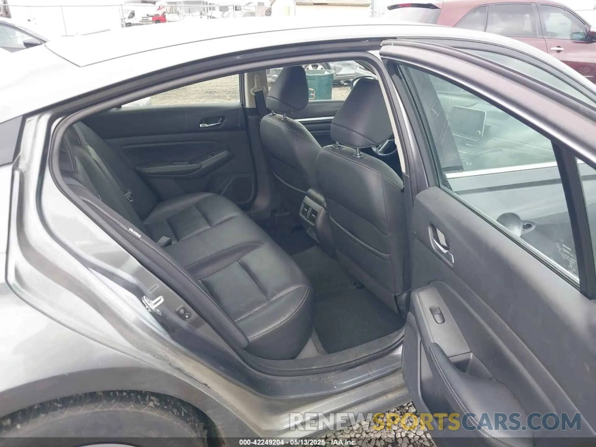 8 Photograph of a damaged car 1N4BL4EV5KC255567 NISSAN ALTIMA 2019