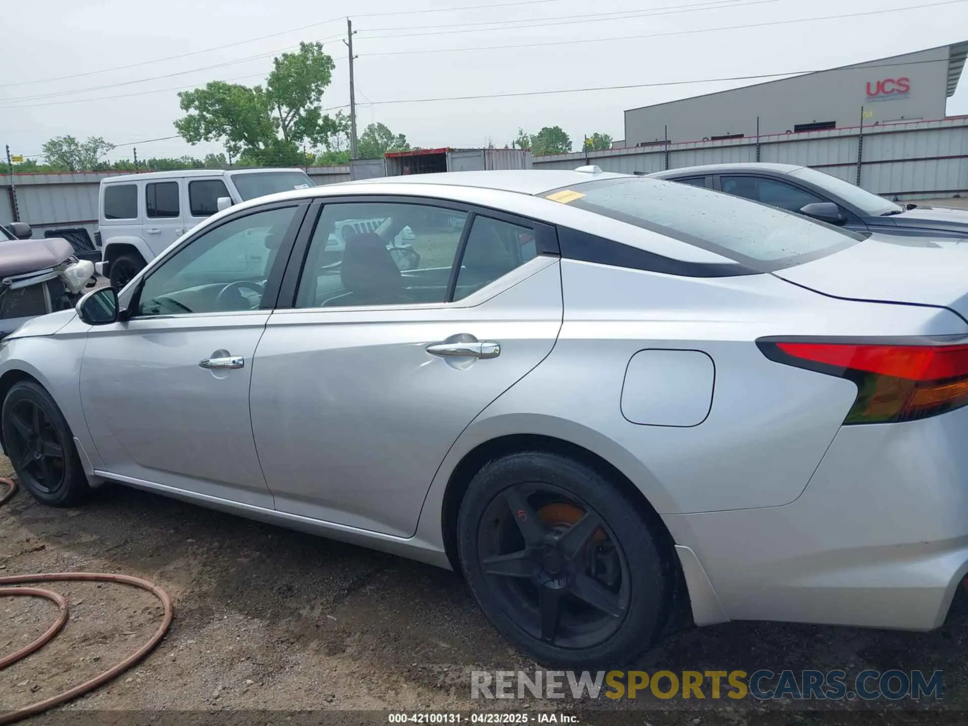 14 Photograph of a damaged car 1N4BL4EV6KC102020 NISSAN ALTIMA 2019