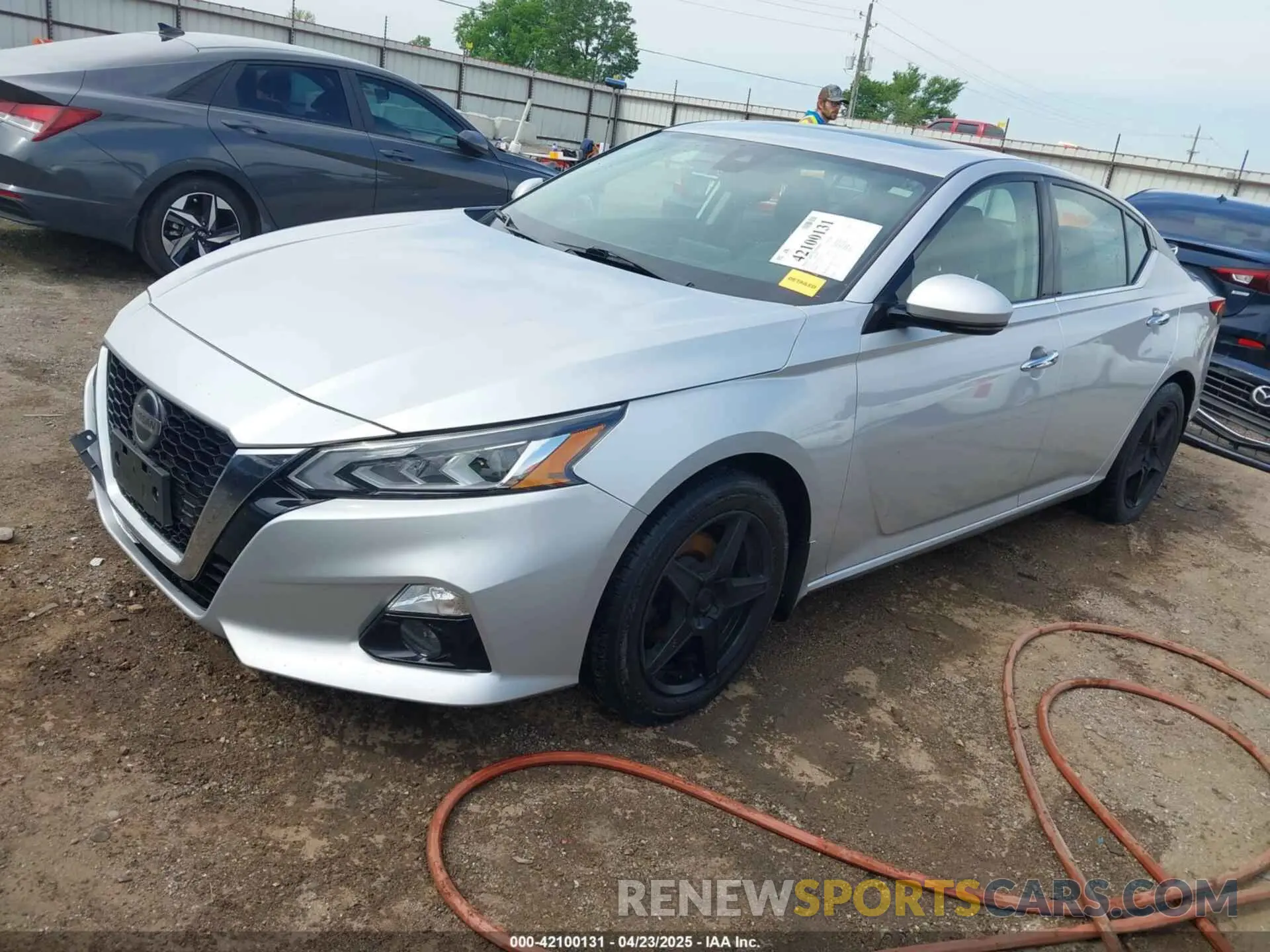 2 Photograph of a damaged car 1N4BL4EV6KC102020 NISSAN ALTIMA 2019