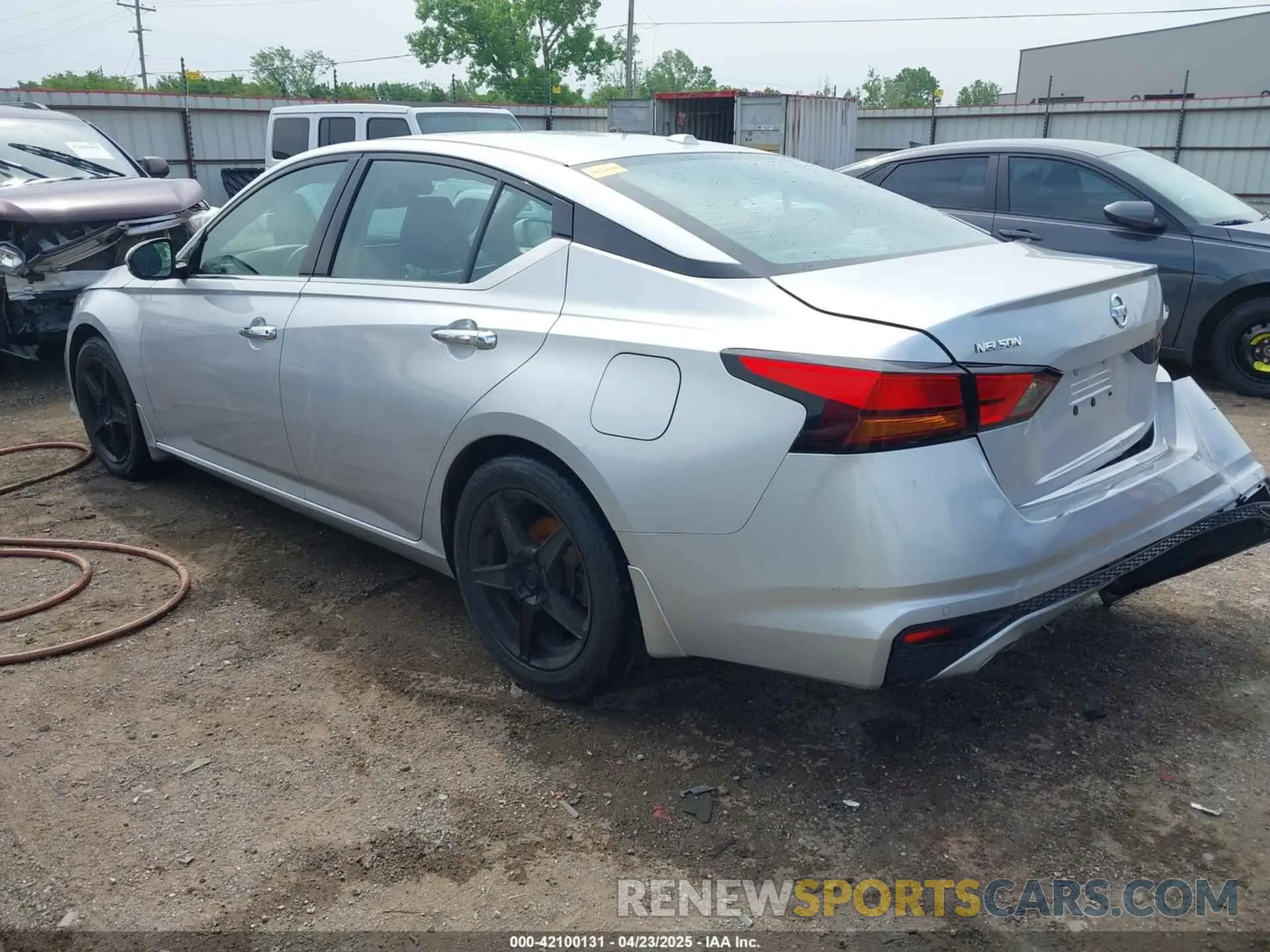 3 Photograph of a damaged car 1N4BL4EV6KC102020 NISSAN ALTIMA 2019