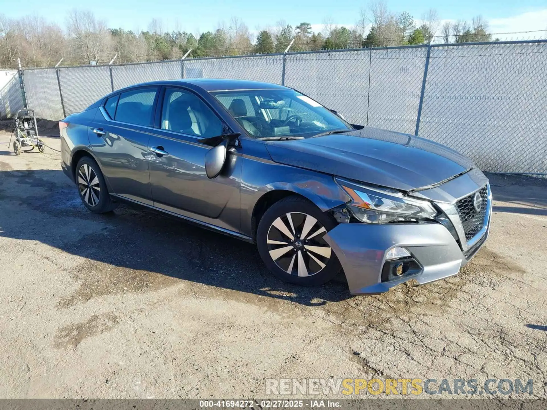 1 Photograph of a damaged car 1N4BL4EV6KC111025 NISSAN ALTIMA 2019