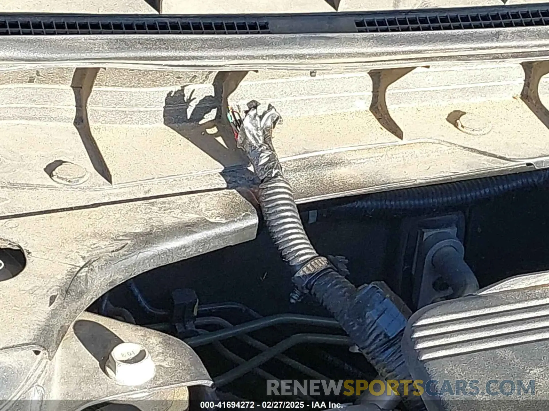 17 Photograph of a damaged car 1N4BL4EV6KC111025 NISSAN ALTIMA 2019