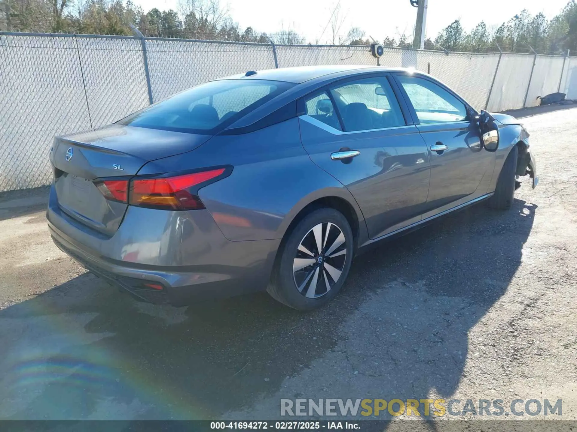 4 Photograph of a damaged car 1N4BL4EV6KC111025 NISSAN ALTIMA 2019