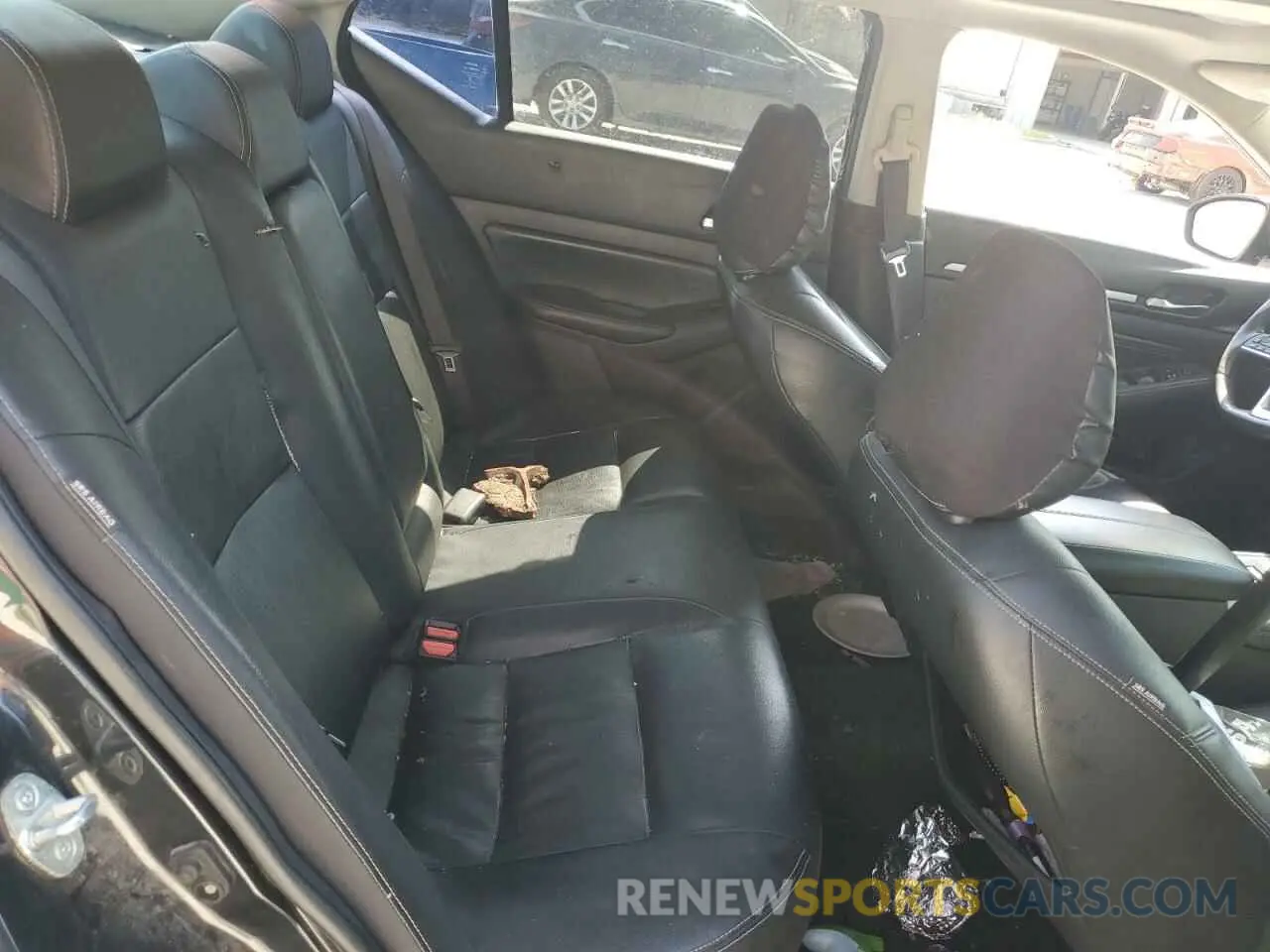 10 Photograph of a damaged car 1N4BL4EV6KC153470 NISSAN ALTIMA 2019