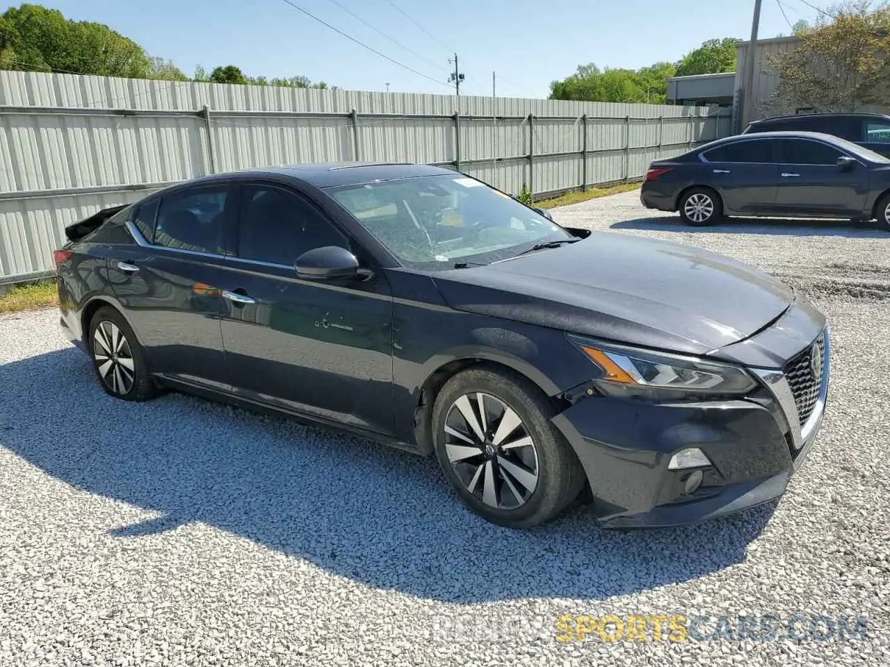 4 Photograph of a damaged car 1N4BL4EV6KC153470 NISSAN ALTIMA 2019
