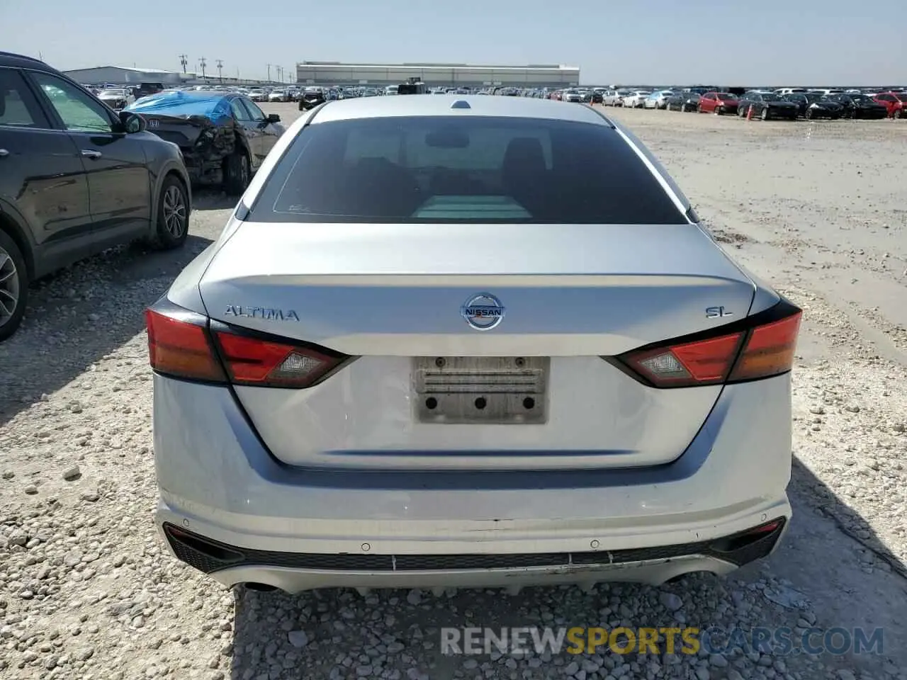 6 Photograph of a damaged car 1N4BL4EV6KC175338 NISSAN ALTIMA 2019