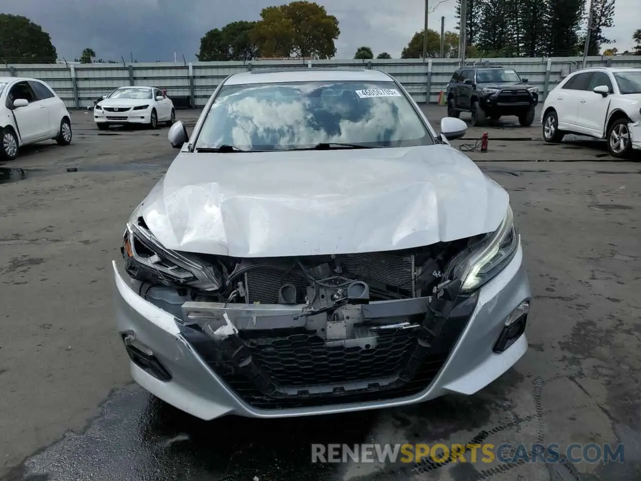 5 Photograph of a damaged car 1N4BL4EV6KC184332 NISSAN ALTIMA 2019