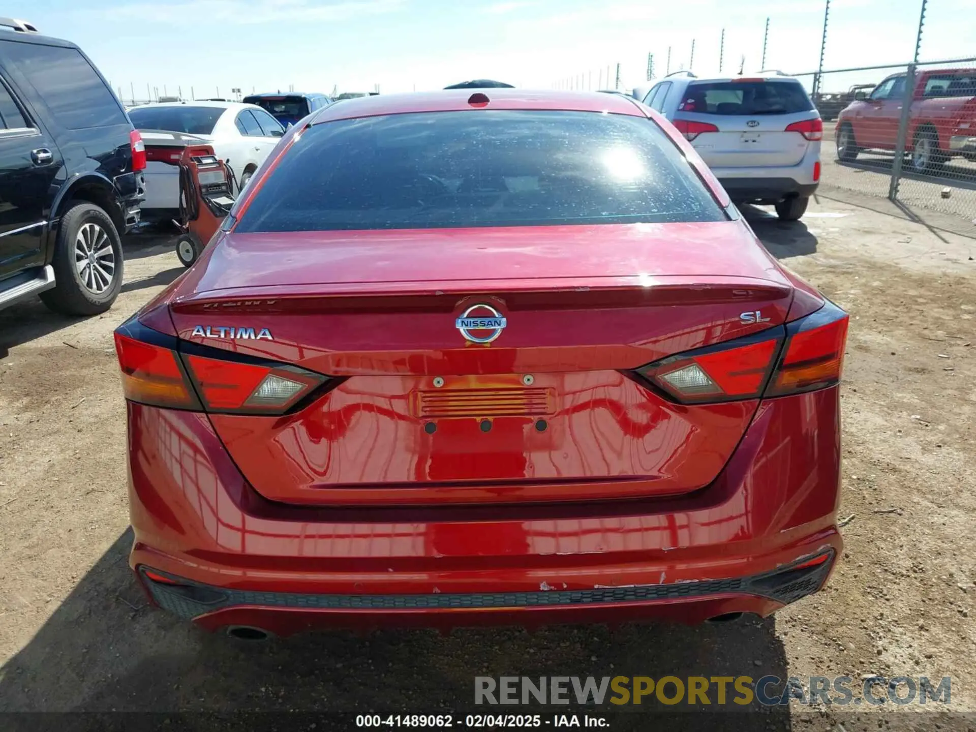 16 Photograph of a damaged car 1N4BL4EV6KC226062 NISSAN ALTIMA 2019