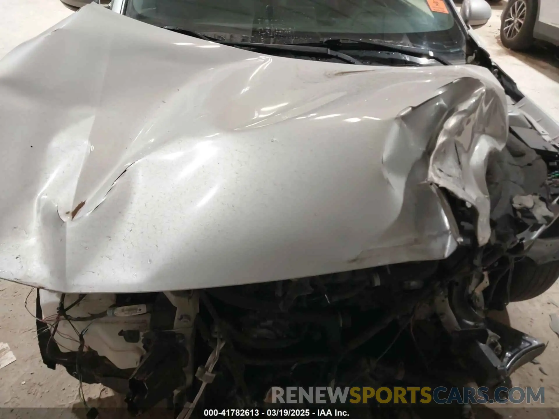 10 Photograph of a damaged car 1N4BL4EV6KC257425 NISSAN ALTIMA 2019
