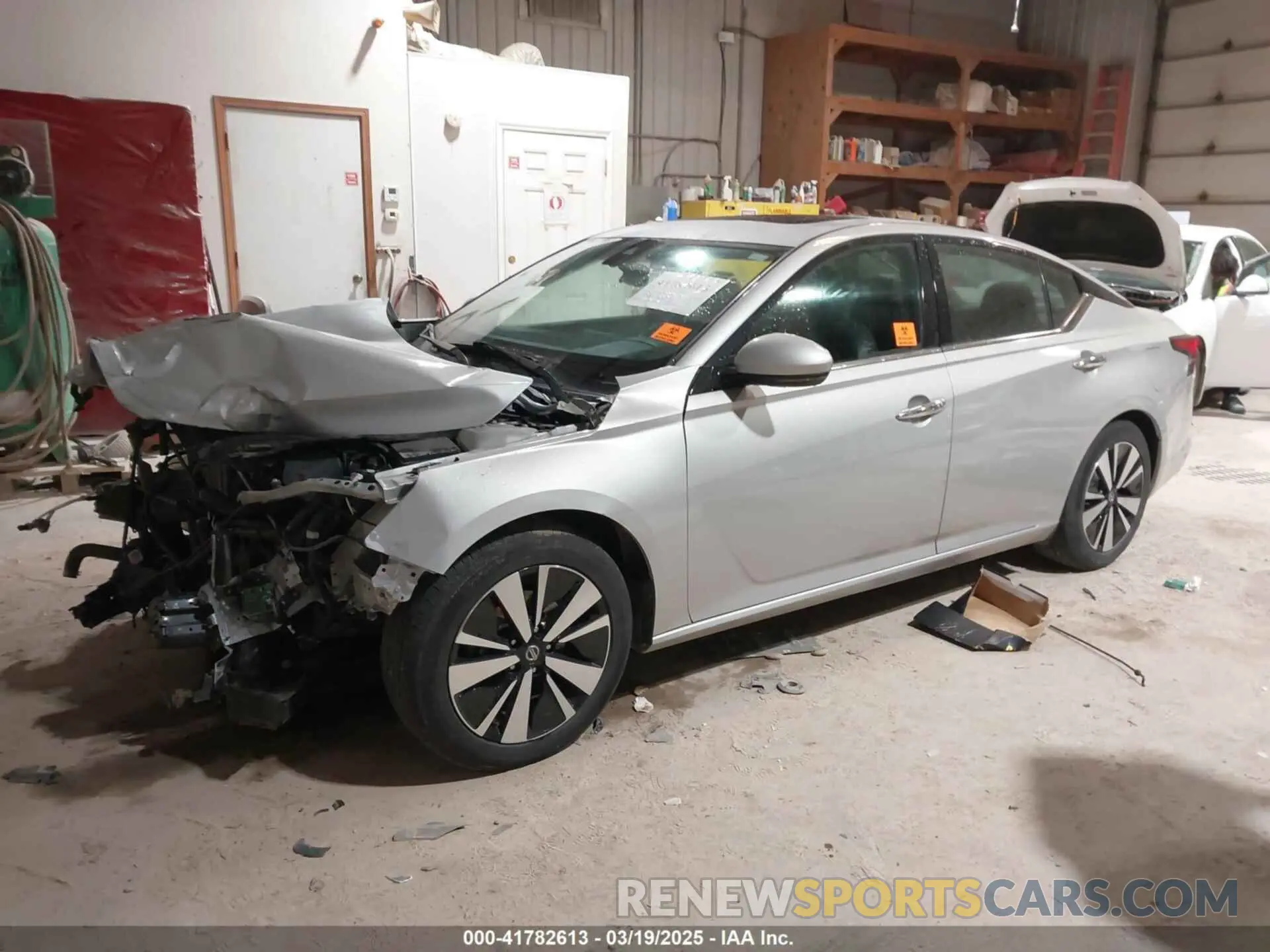 2 Photograph of a damaged car 1N4BL4EV6KC257425 NISSAN ALTIMA 2019