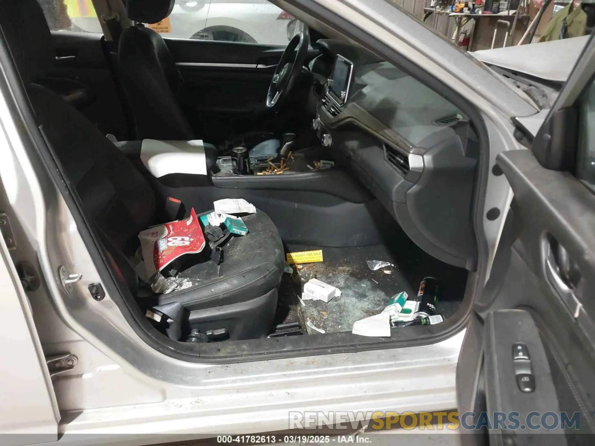 5 Photograph of a damaged car 1N4BL4EV6KC257425 NISSAN ALTIMA 2019