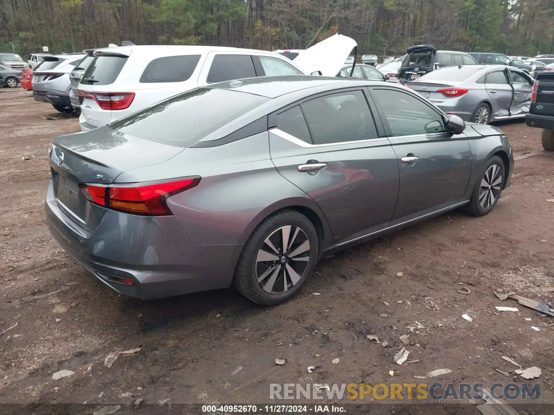 4 Photograph of a damaged car 1N4BL4EV7KC224823 NISSAN ALTIMA 2019