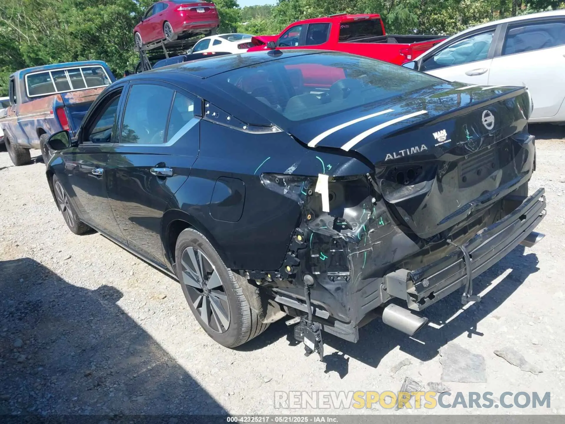 3 Photograph of a damaged car 1N4BL4EV7KC229536 NISSAN ALTIMA 2019