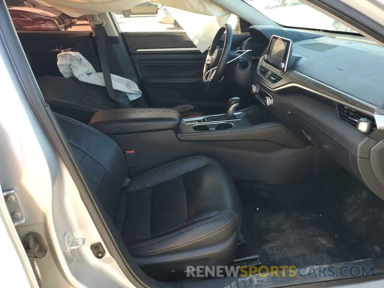 7 Photograph of a damaged car 1N4BL4EV7KC233473 NISSAN ALTIMA 2019