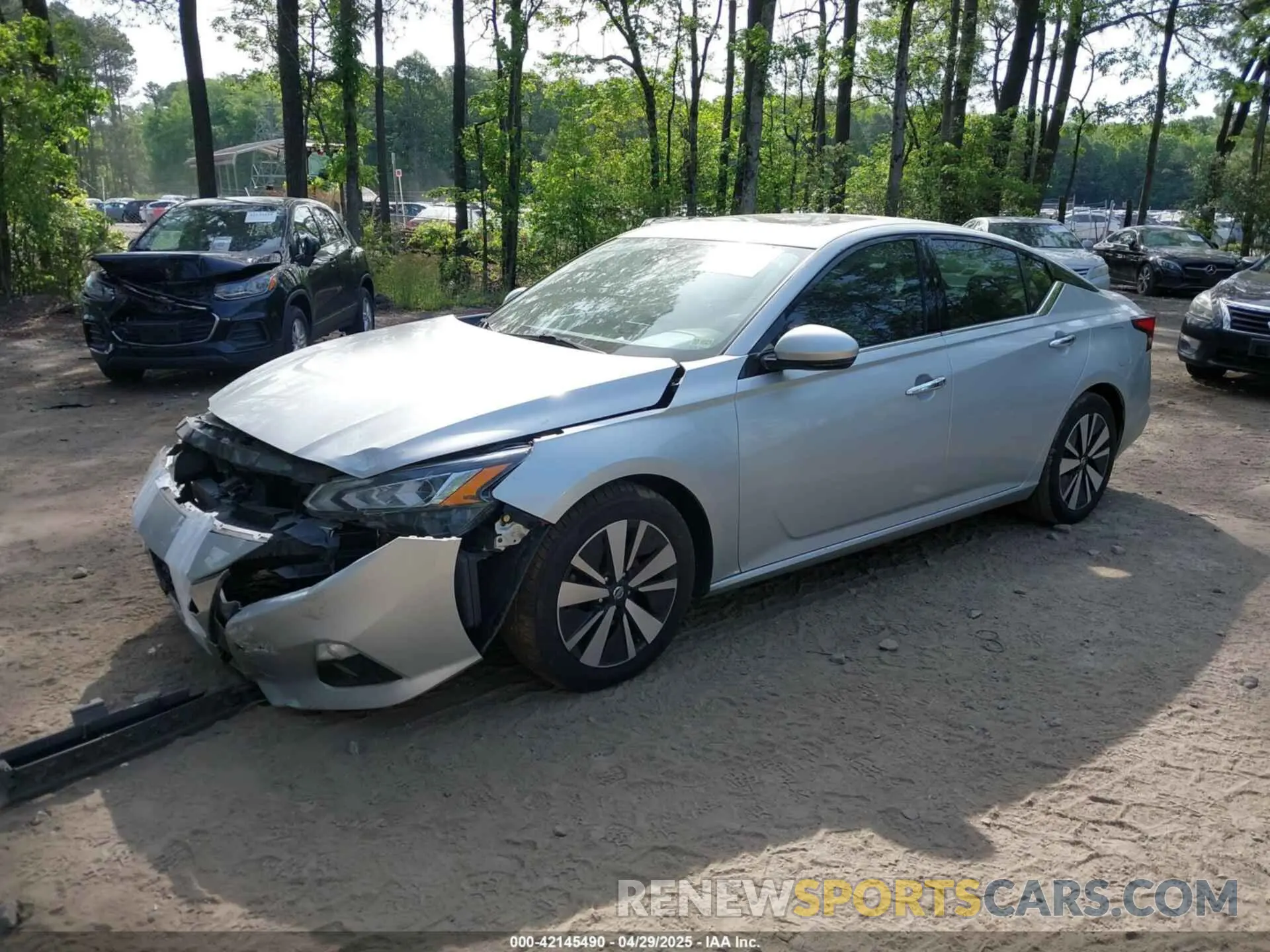 2 Photograph of a damaged car 1N4BL4EV7KC246563 NISSAN ALTIMA 2019