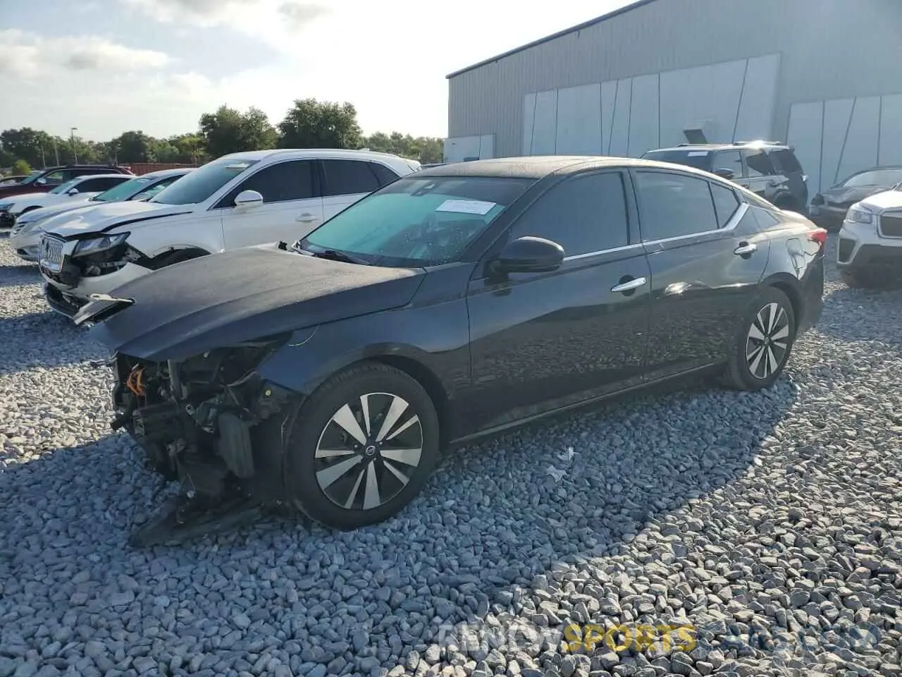 1 Photograph of a damaged car 1N4BL4EV8KC166138 NISSAN ALTIMA 2019