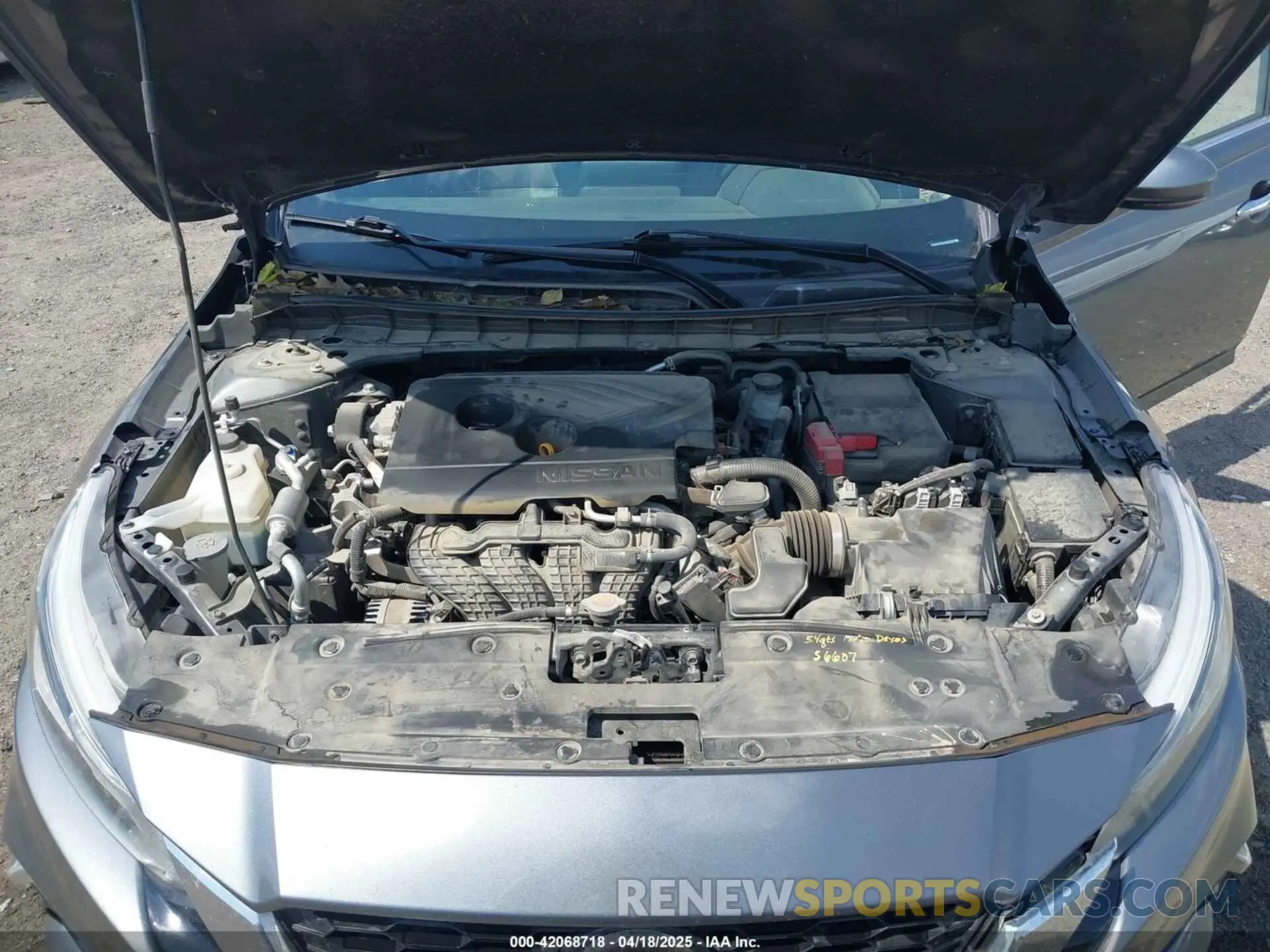 10 Photograph of a damaged car 1N4BL4EV8KC169928 NISSAN ALTIMA 2019