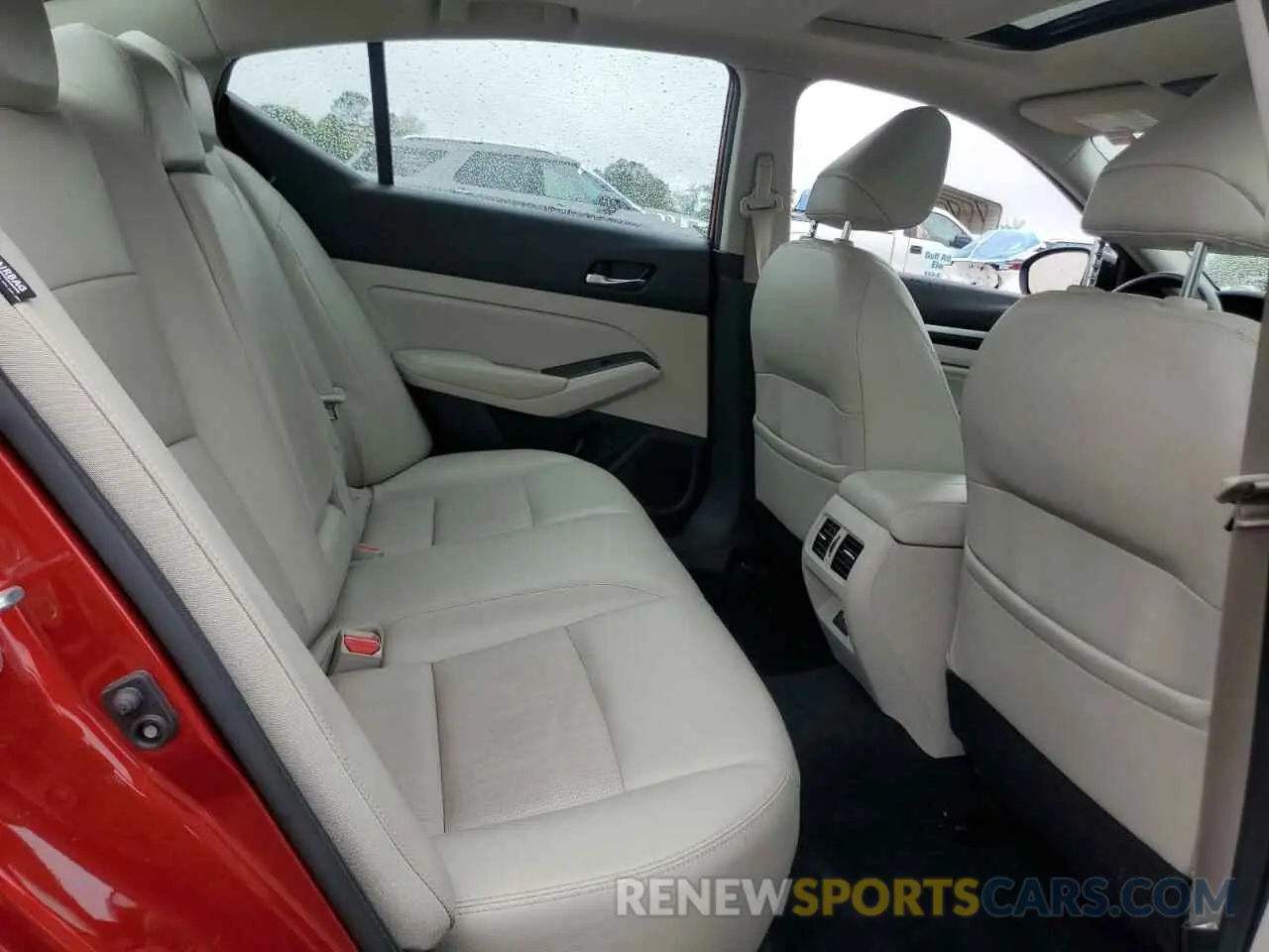 10 Photograph of a damaged car 1N4BL4EV8KC179875 NISSAN ALTIMA 2019
