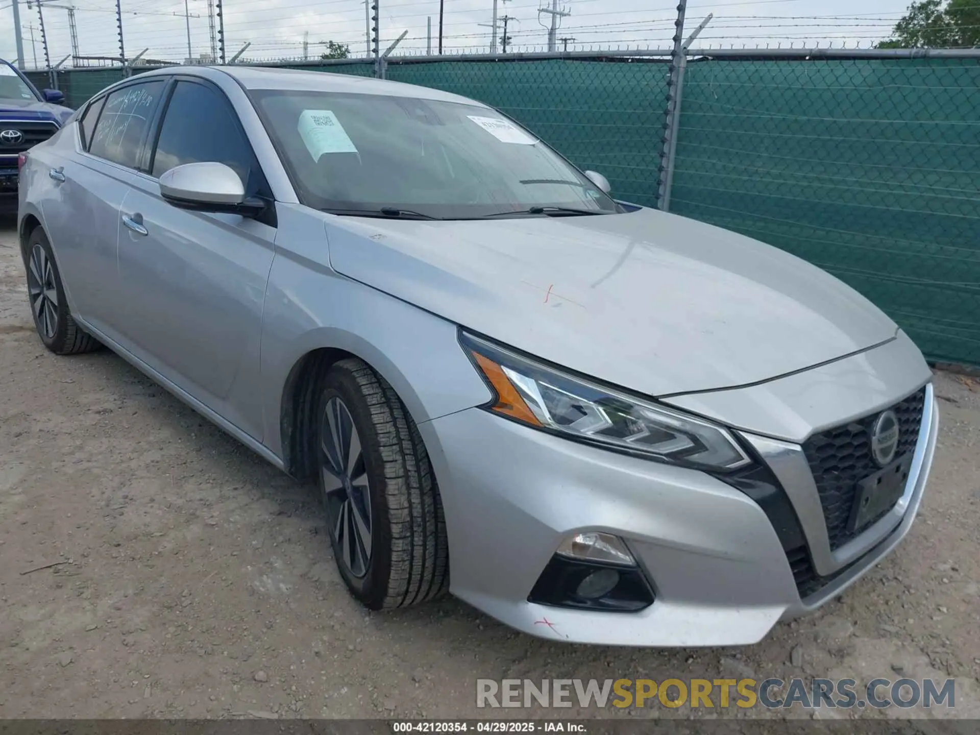 1 Photograph of a damaged car 1N4BL4EV8KC189905 NISSAN ALTIMA 2019
