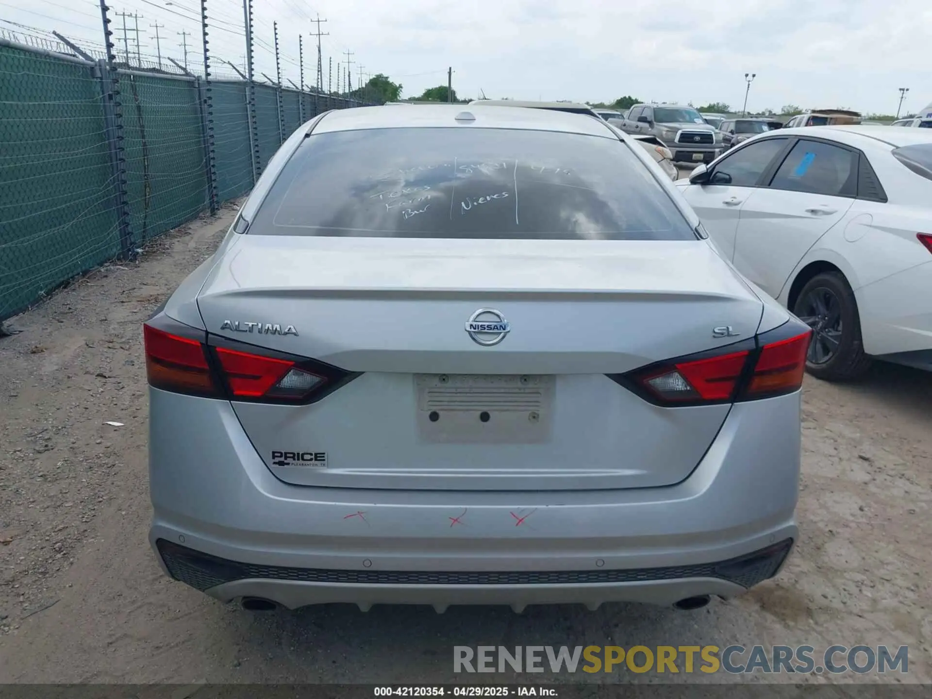 16 Photograph of a damaged car 1N4BL4EV8KC189905 NISSAN ALTIMA 2019