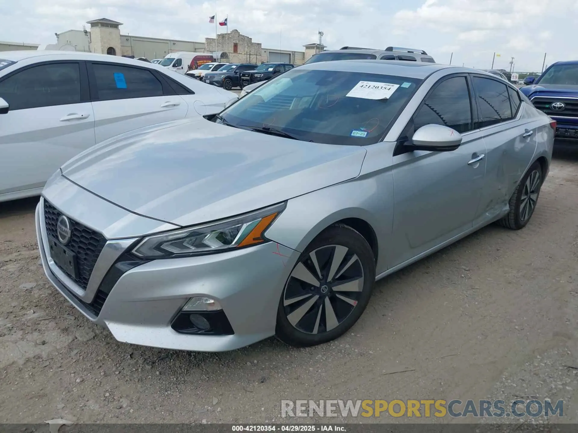 2 Photograph of a damaged car 1N4BL4EV8KC189905 NISSAN ALTIMA 2019