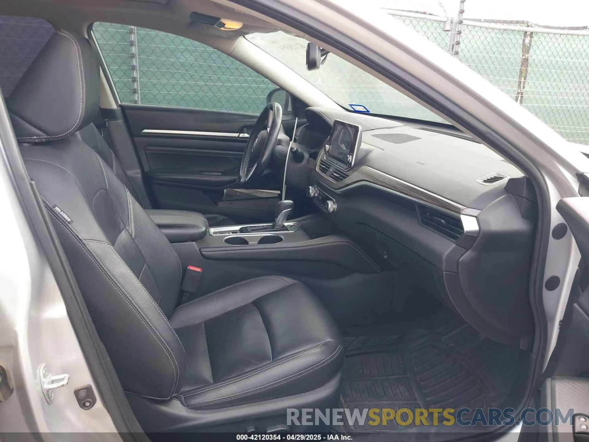 5 Photograph of a damaged car 1N4BL4EV8KC189905 NISSAN ALTIMA 2019
