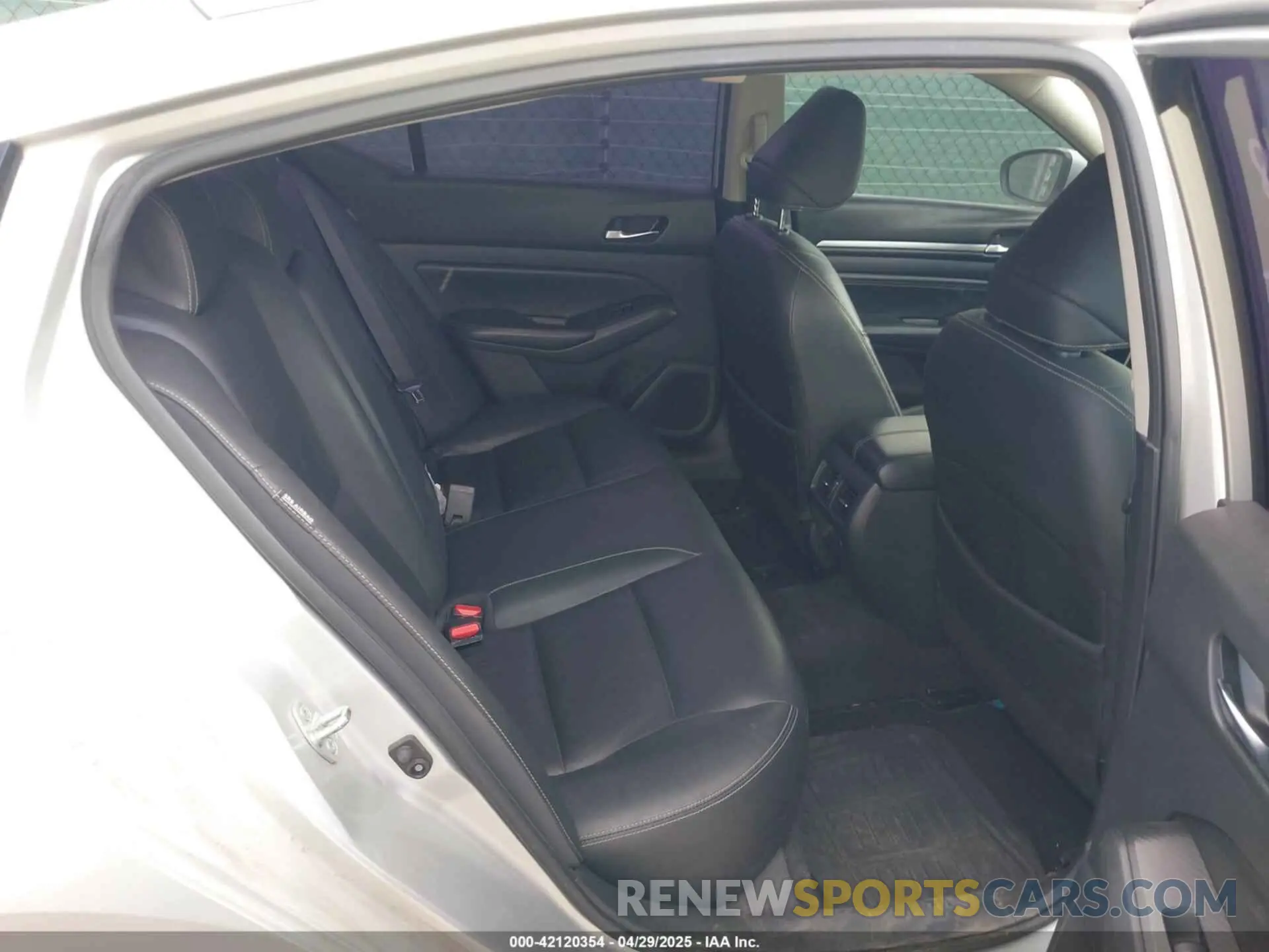 8 Photograph of a damaged car 1N4BL4EV8KC189905 NISSAN ALTIMA 2019