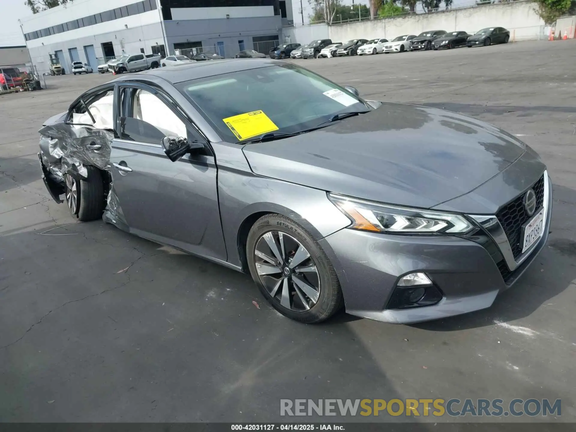 1 Photograph of a damaged car 1N4BL4EV8KC200773 NISSAN ALTIMA 2019